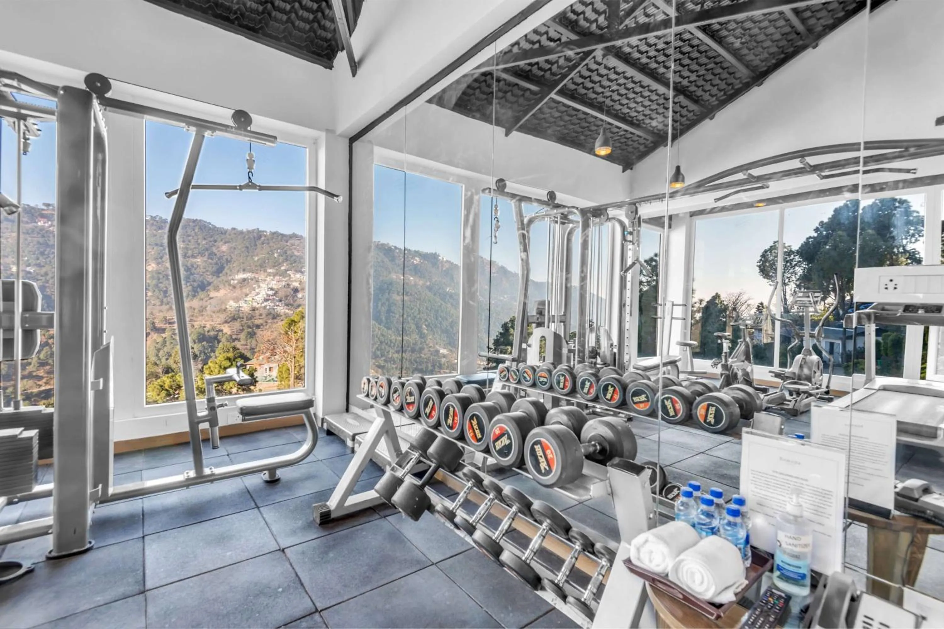 Fitness centre/facilities in Ramada by Wyndham Kasauli