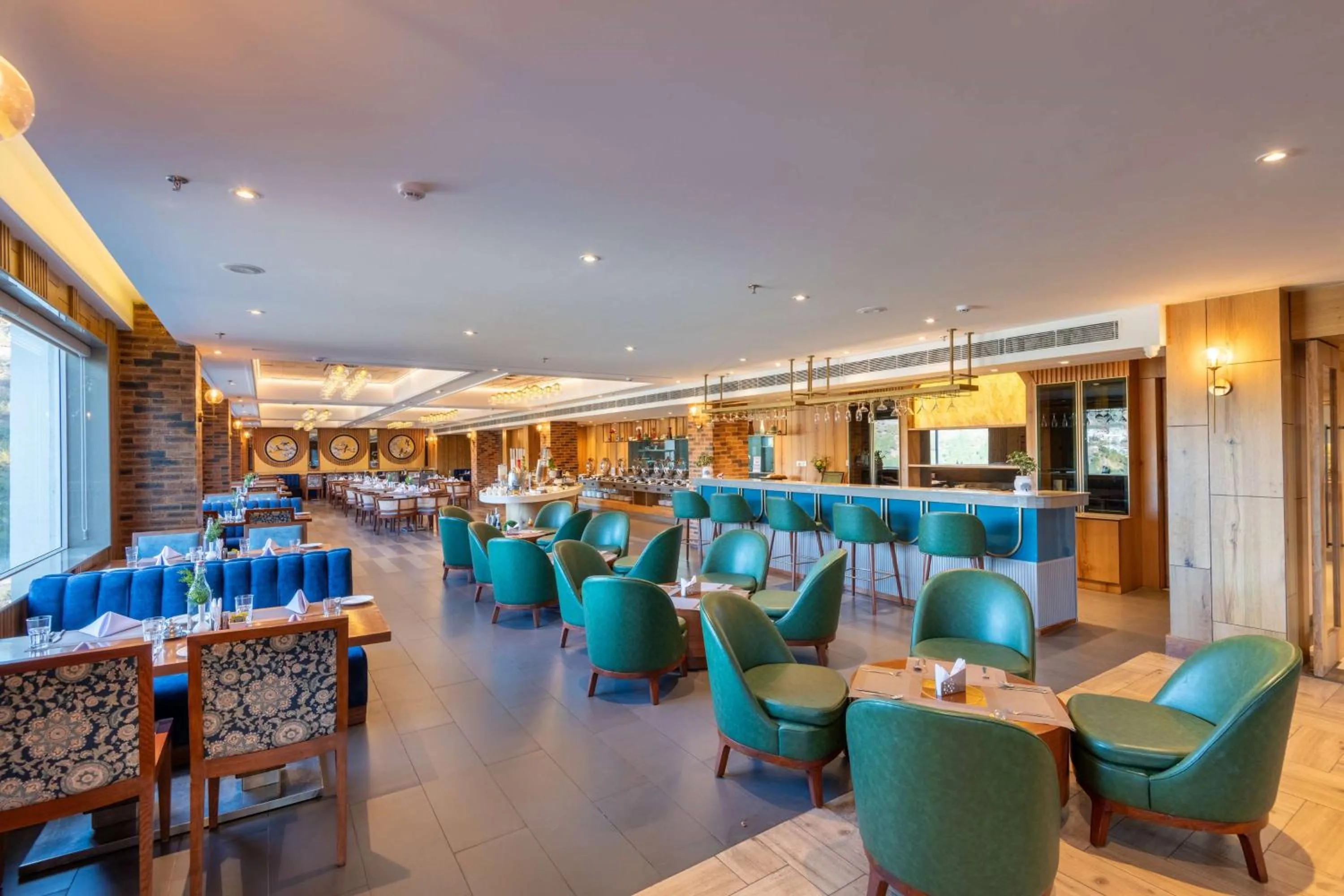 Restaurant/places to eat in Ramada by Wyndham Kasauli