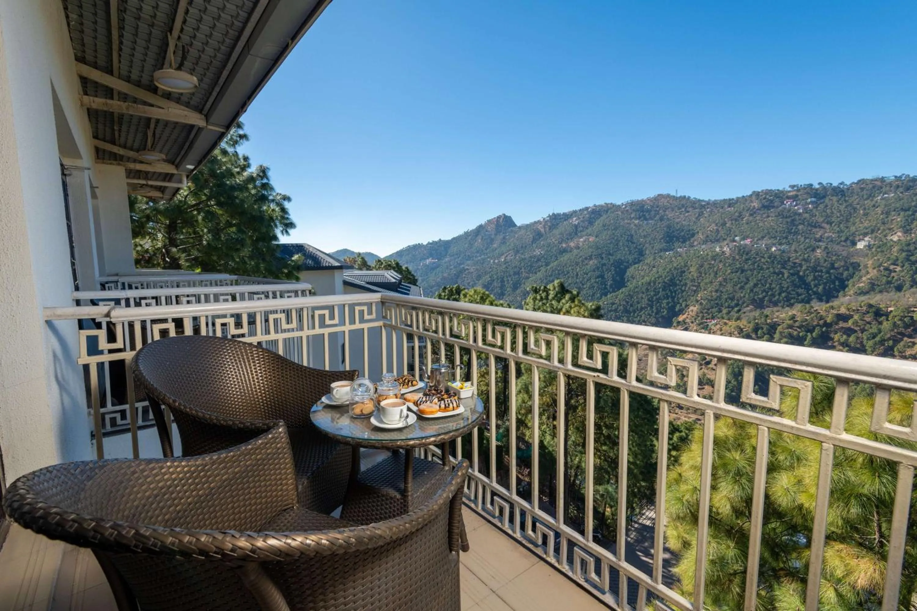 Photo of the whole room in Ramada by Wyndham Kasauli