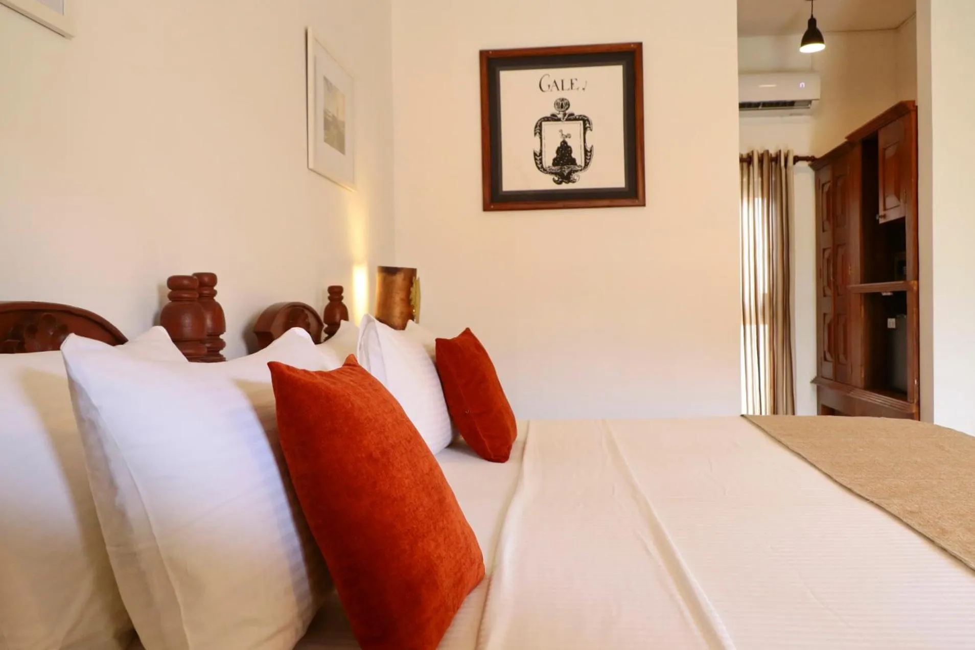 Bed in The Heritage Hotel Galle Fort
