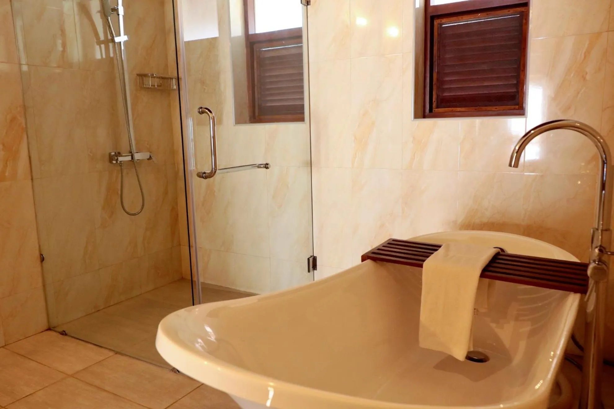Bathroom in The Heritage Hotel Galle Fort