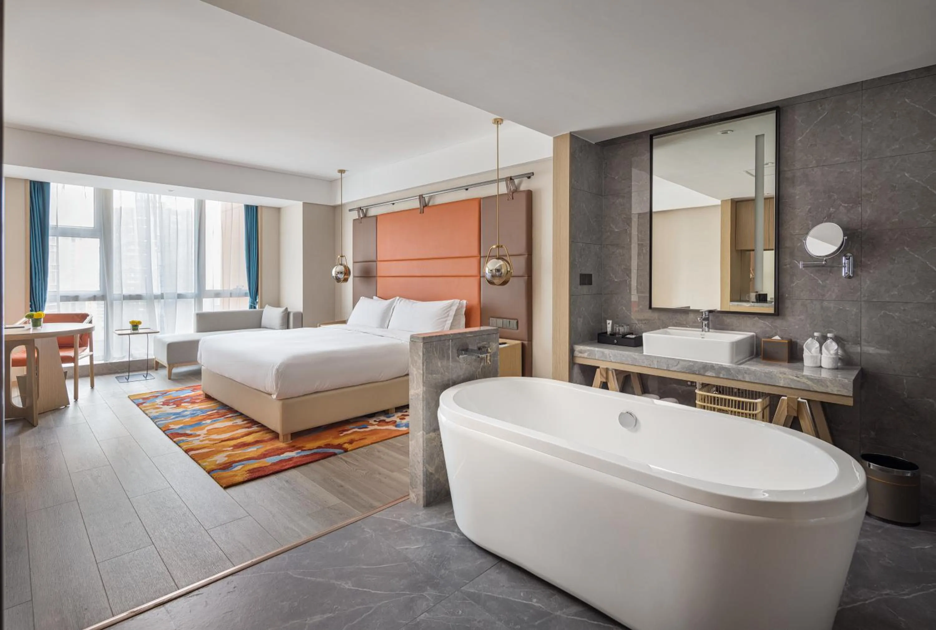 Bath, Bed in Glenview ITC Plaza Chongqing