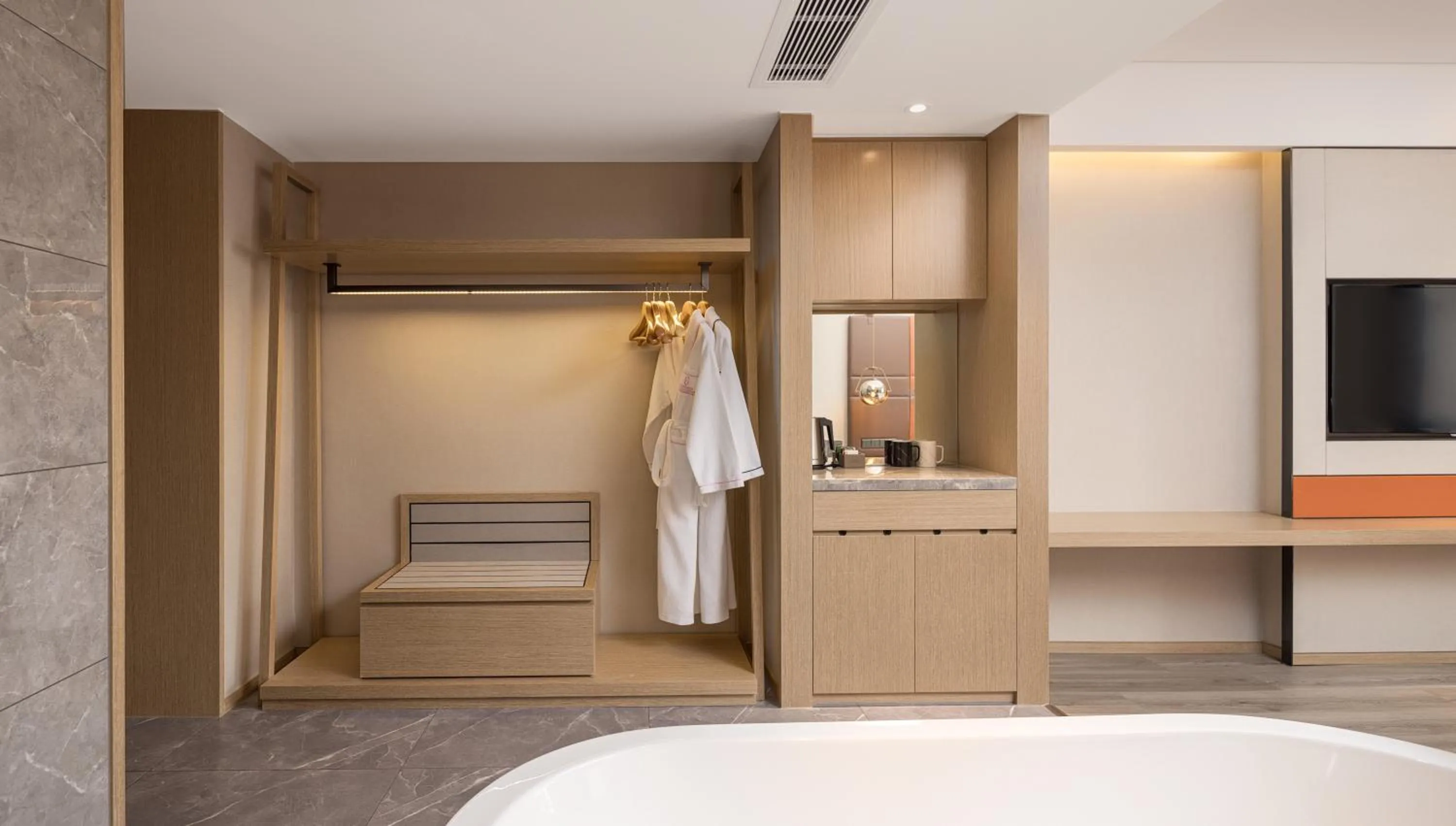 minibar, Bed in Glenview ITC Plaza Chongqing