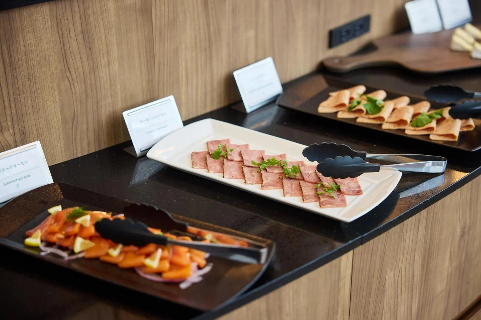 Restaurant/places to eat in ANA Holiday Inn Tokyo Bay by IHG