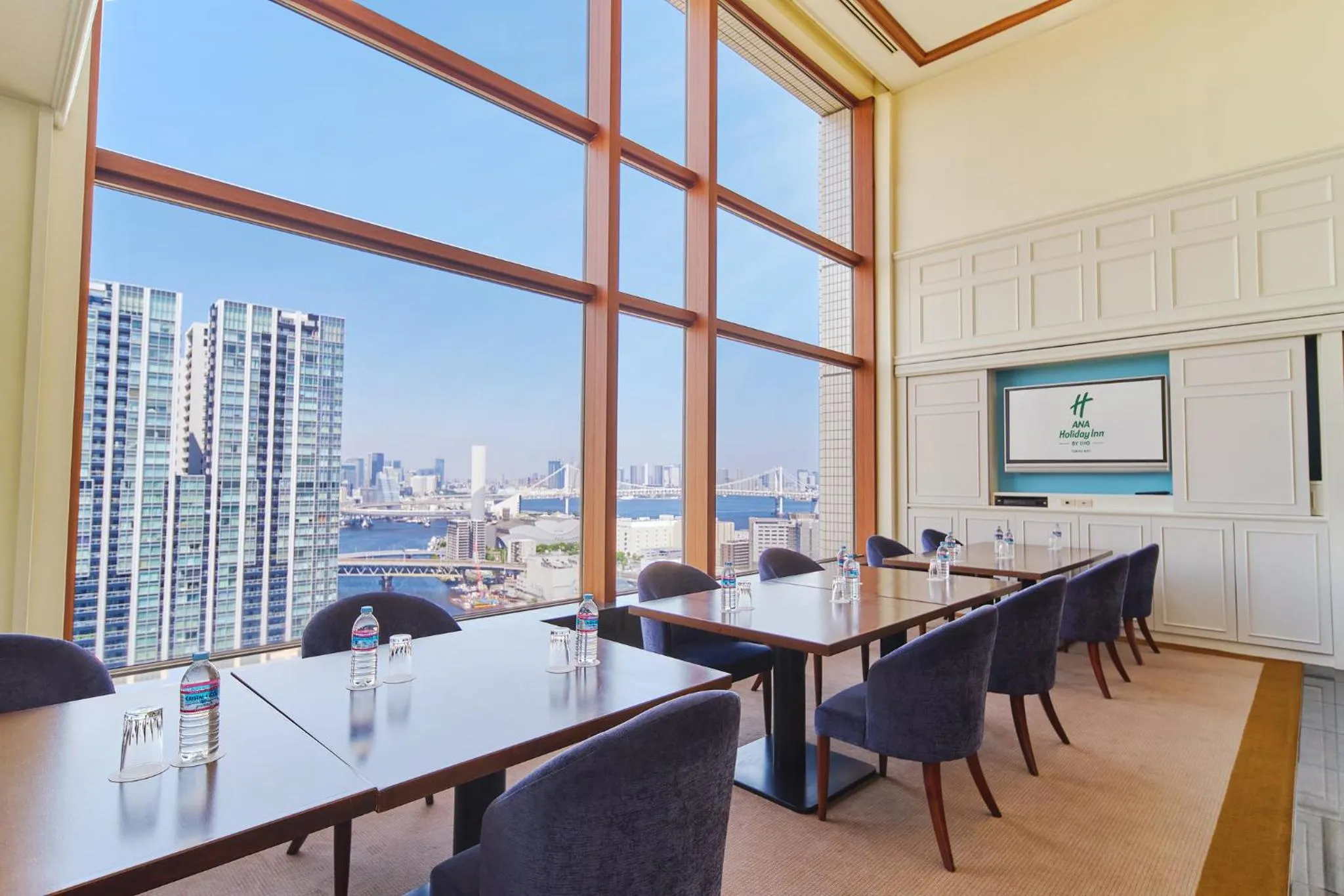 Meeting/conference room in ANA Holiday Inn Tokyo Bay by IHG