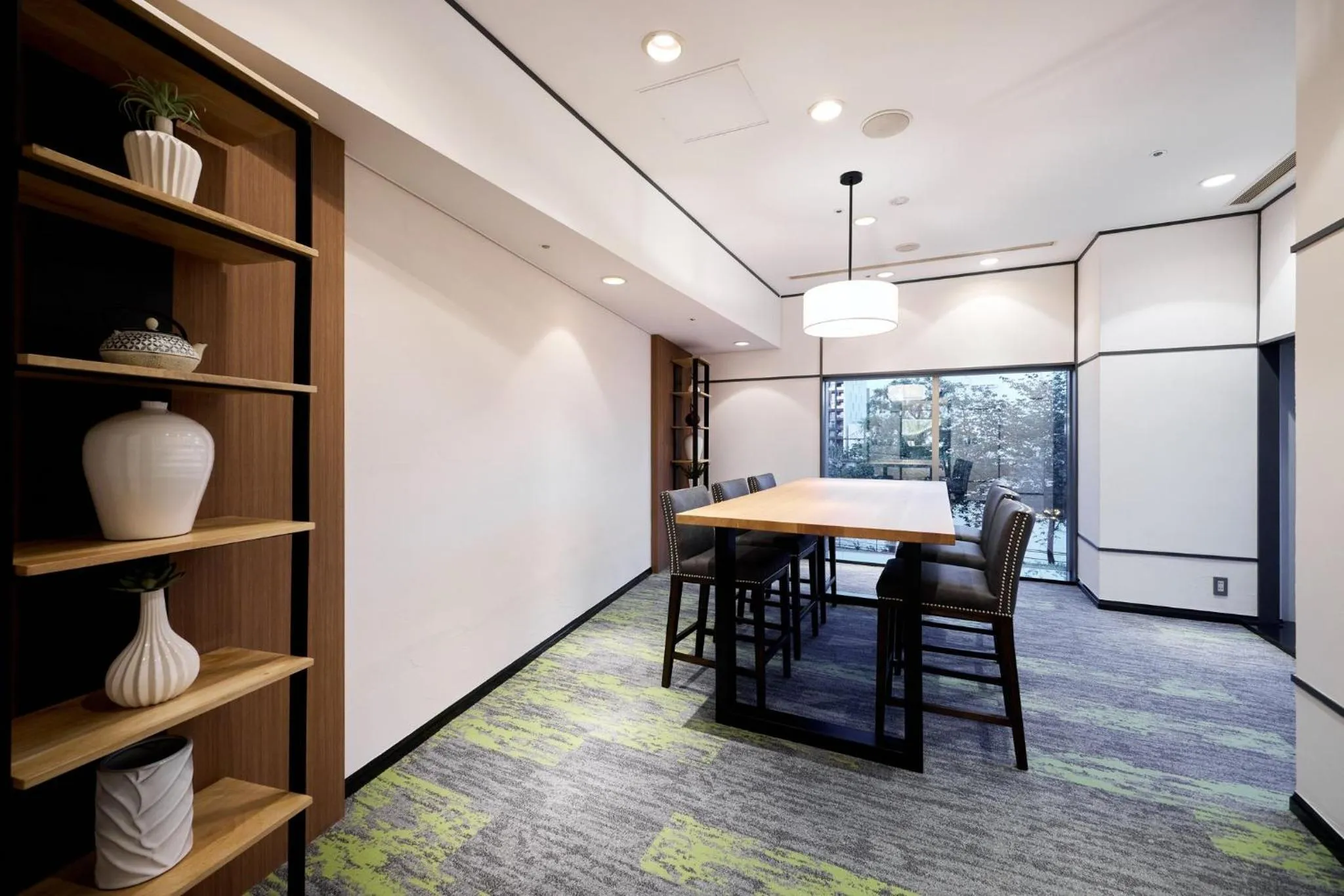 Meeting/conference room in ANA Holiday Inn Tokyo Bay by IHG