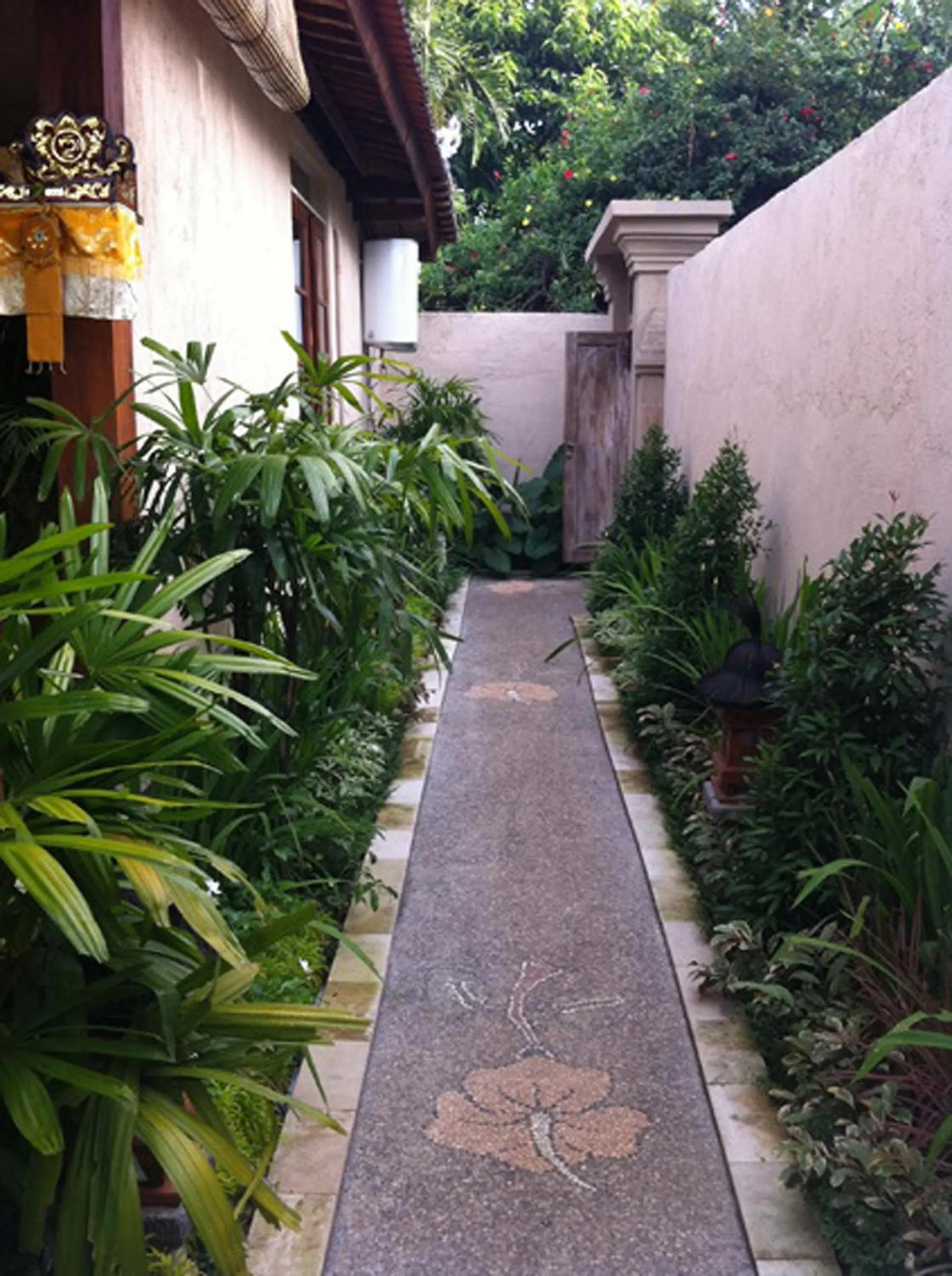 Garden in Lily Lane Villas