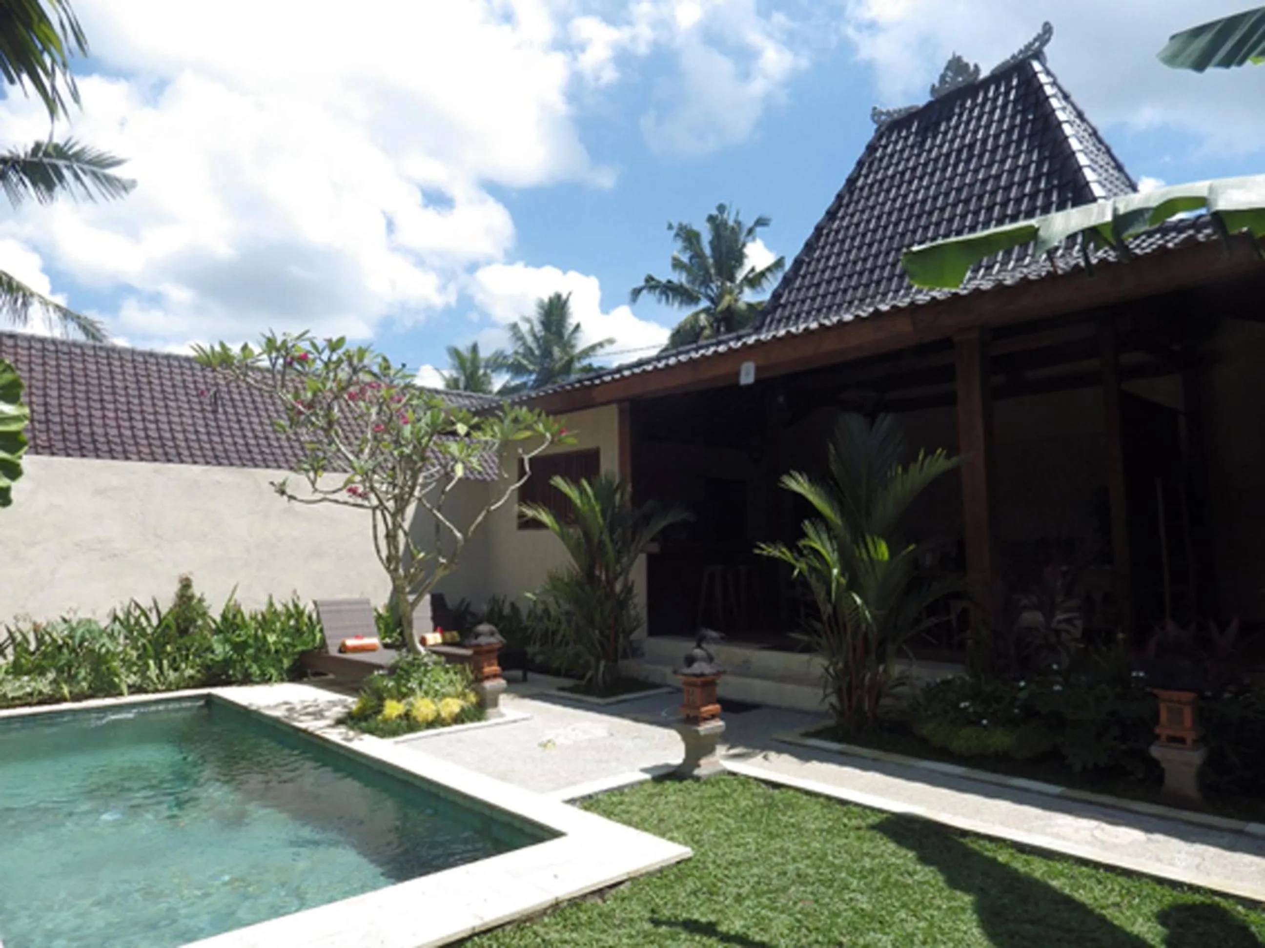 Swimming pool in Lily Lane Villas