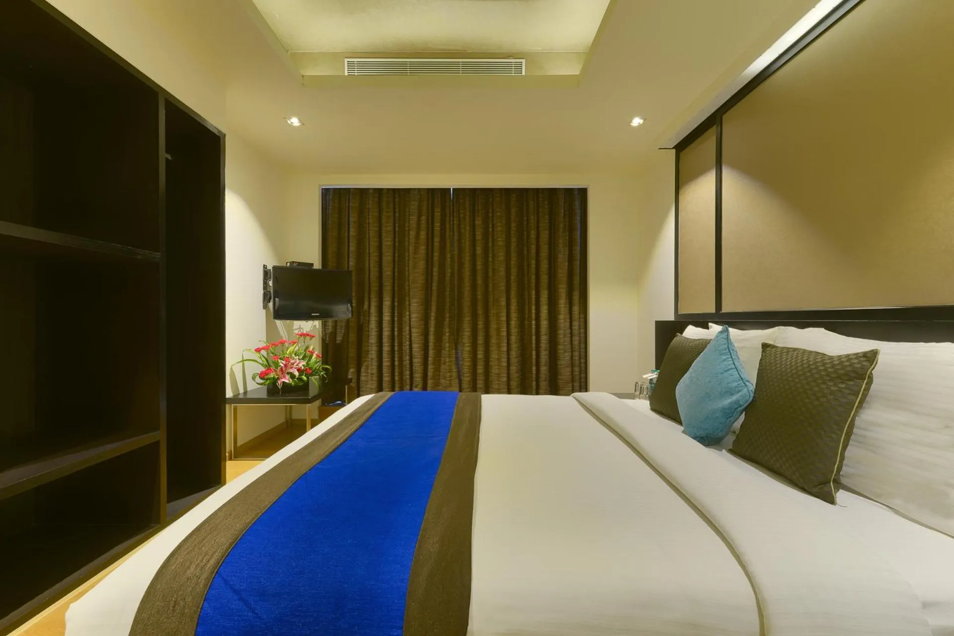 Bedroom, Bed in Davanam Sarovar Portico Suites