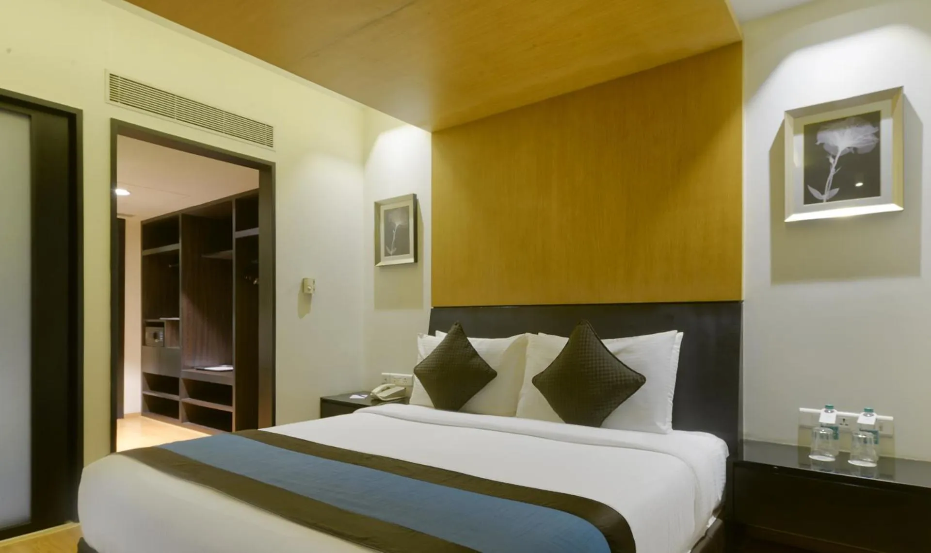 Bedroom, Bed in Davanam Sarovar Portico Suites