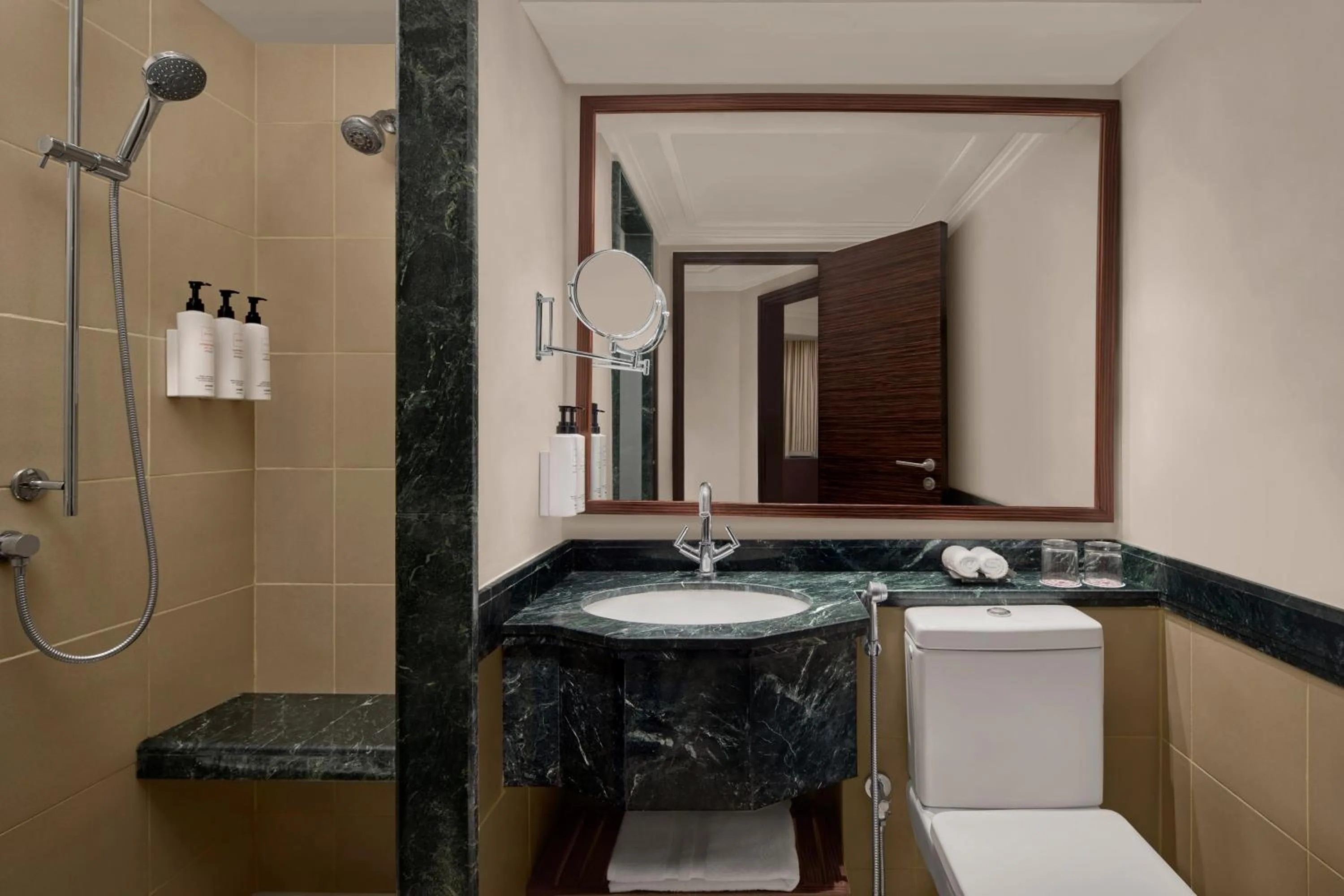 Shower in Swissotel Makkah