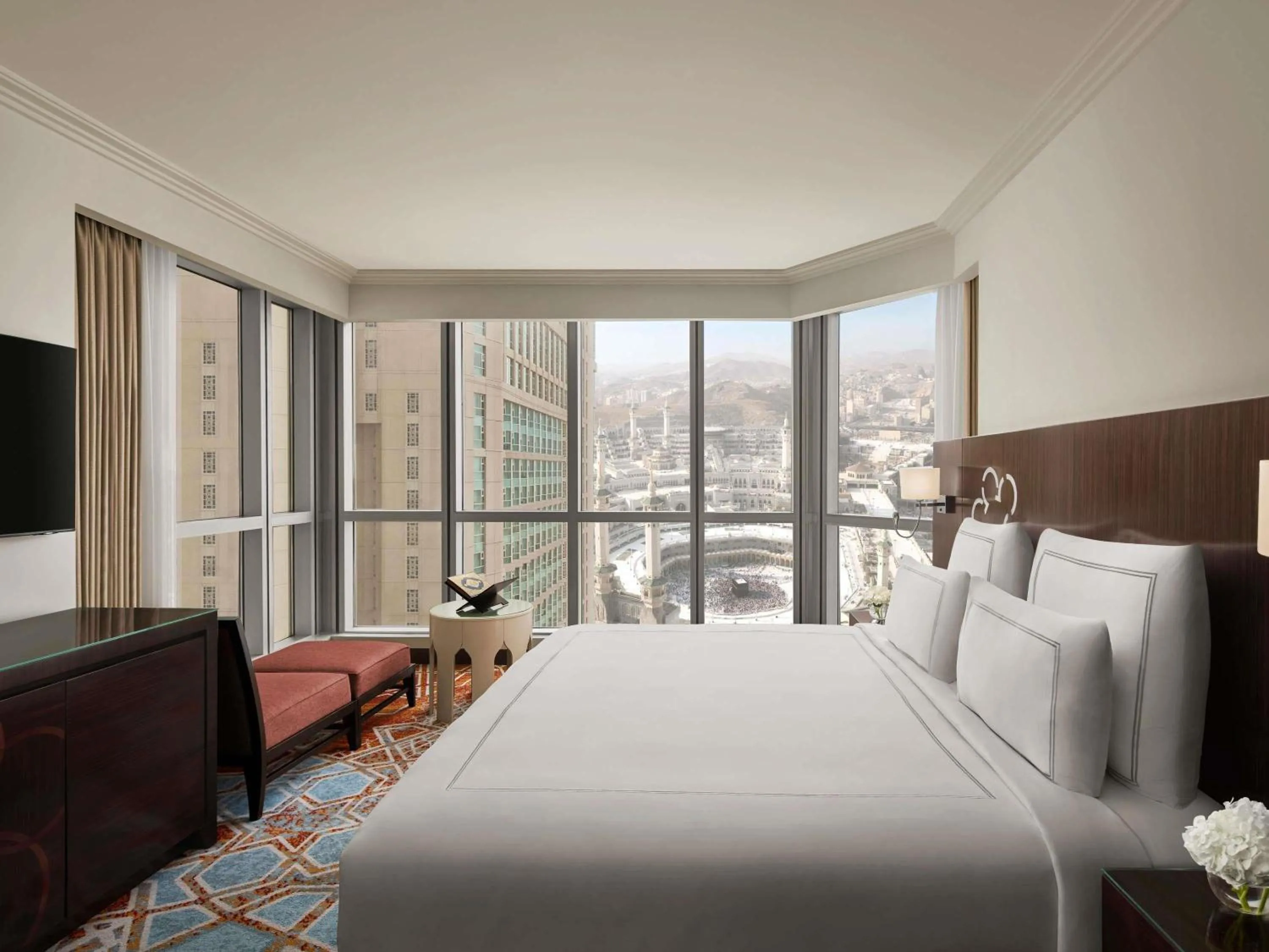 Bedroom, Bed in Swissotel Makkah