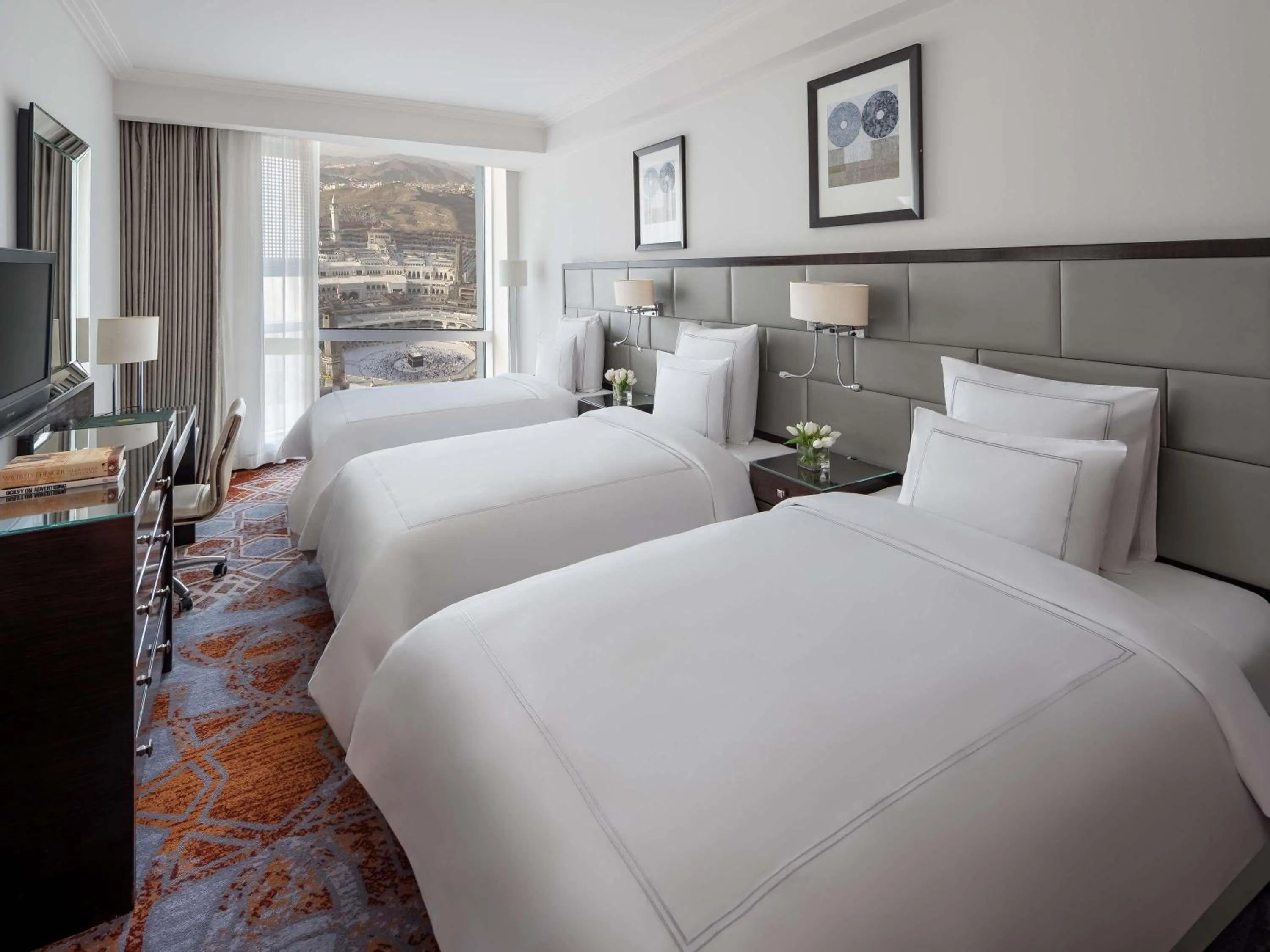 Bedroom, Bed in Swissotel Makkah