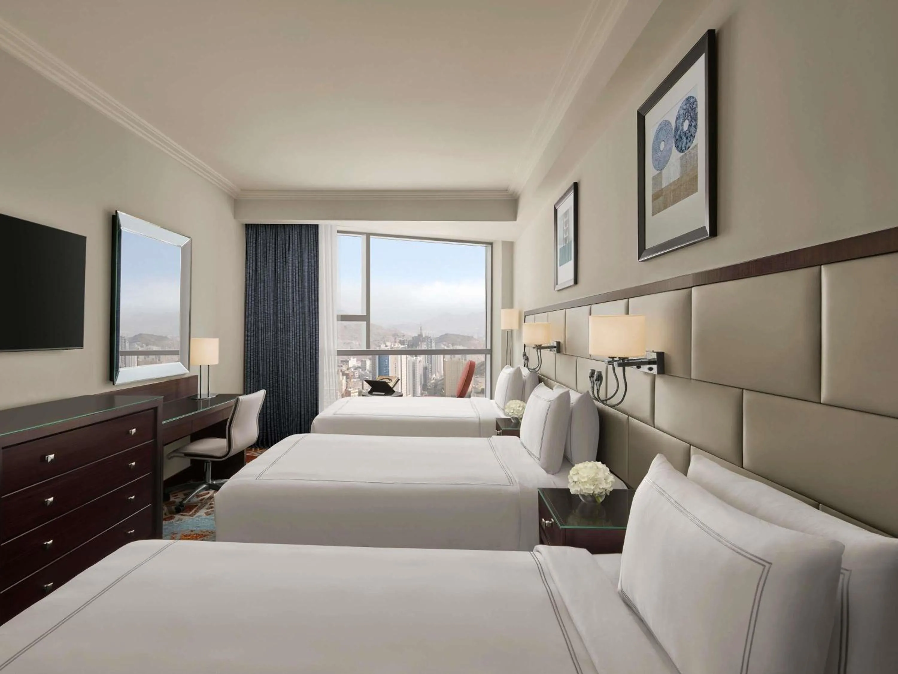 Bedroom, Bed in Swissotel Makkah