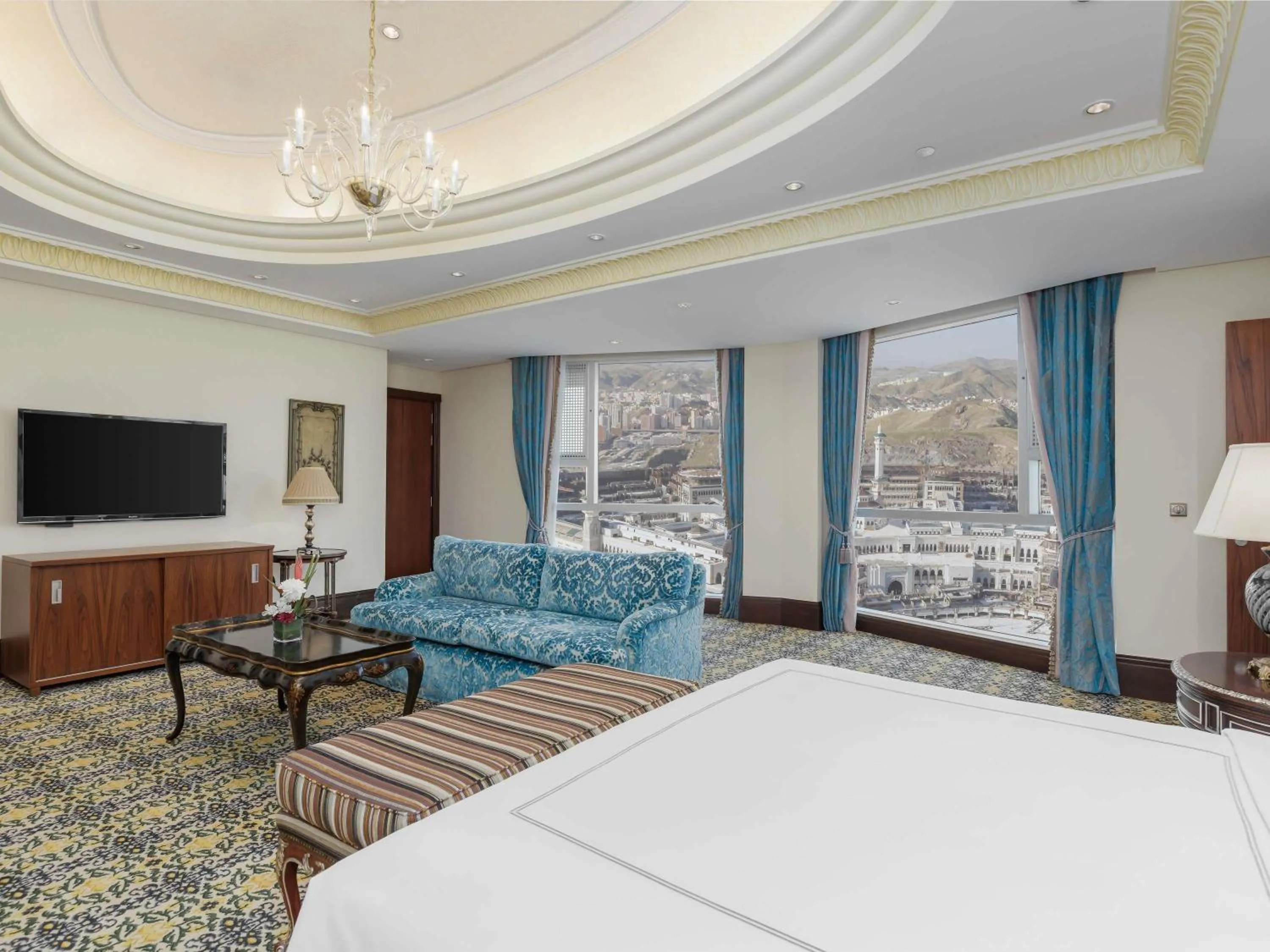 Bedroom, Bed in Swissotel Makkah