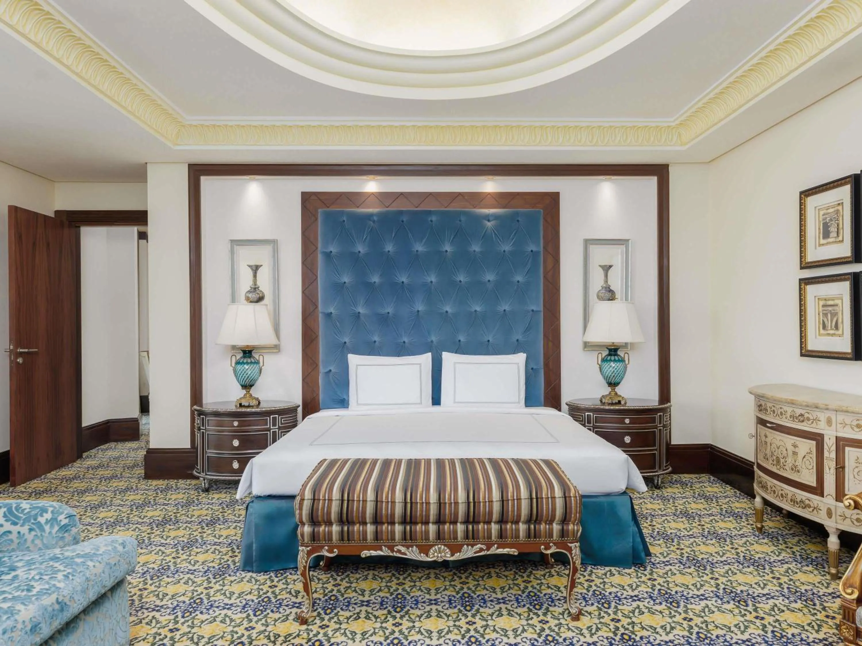 Bedroom, Bed in Swissotel Makkah