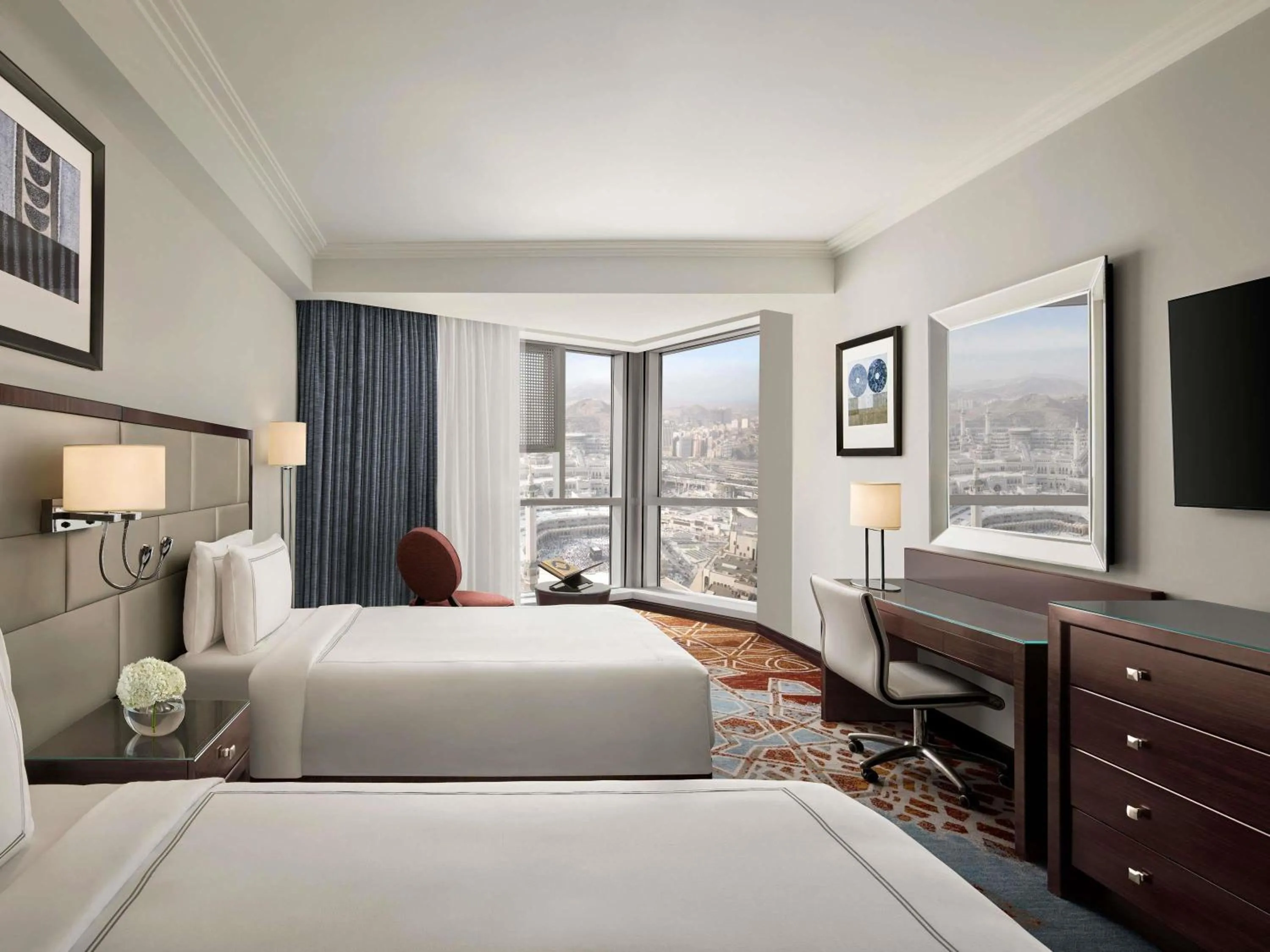 Bedroom, Bed in Swissotel Makkah