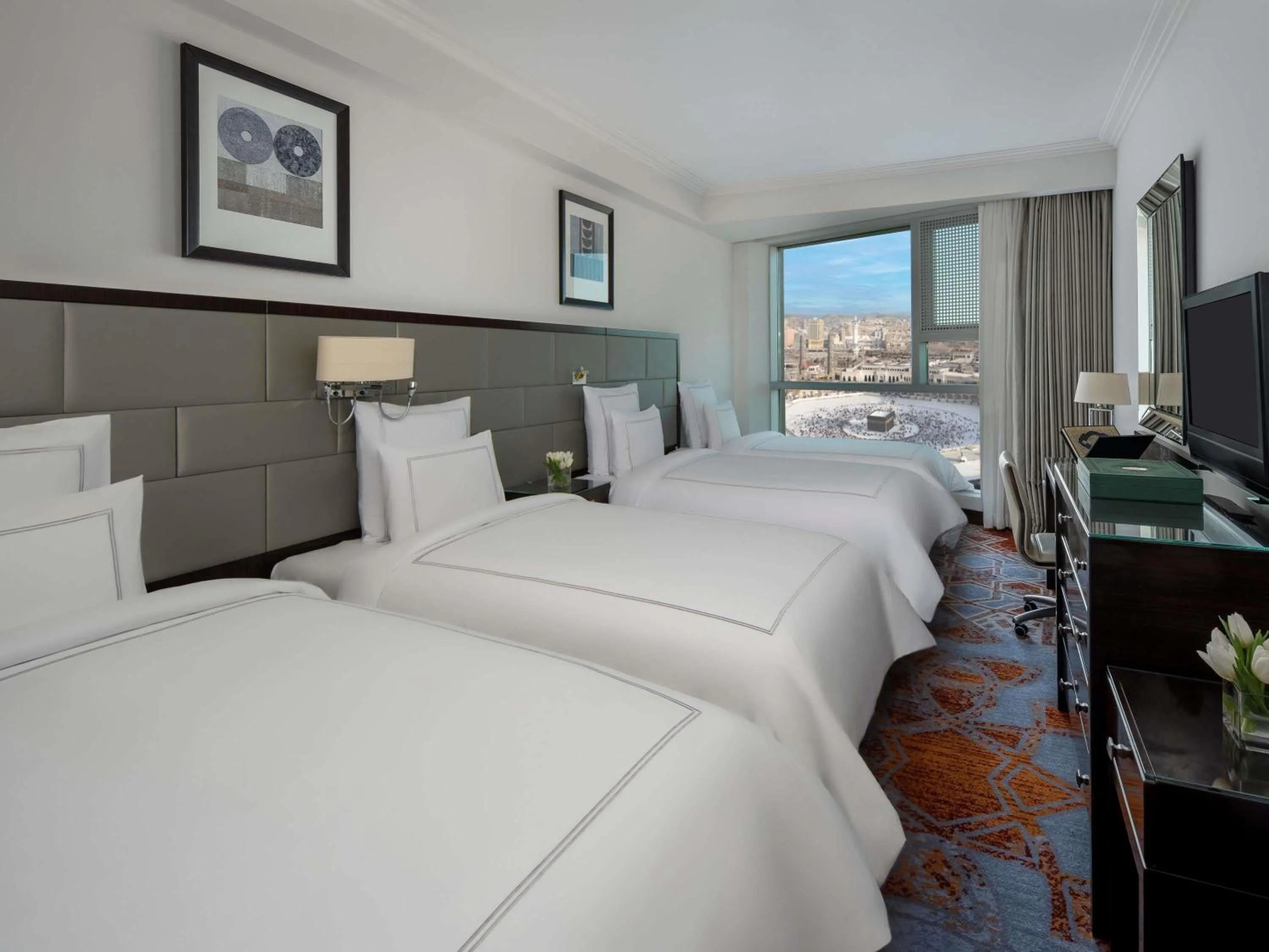 Bedroom, Bed in Swissotel Makkah