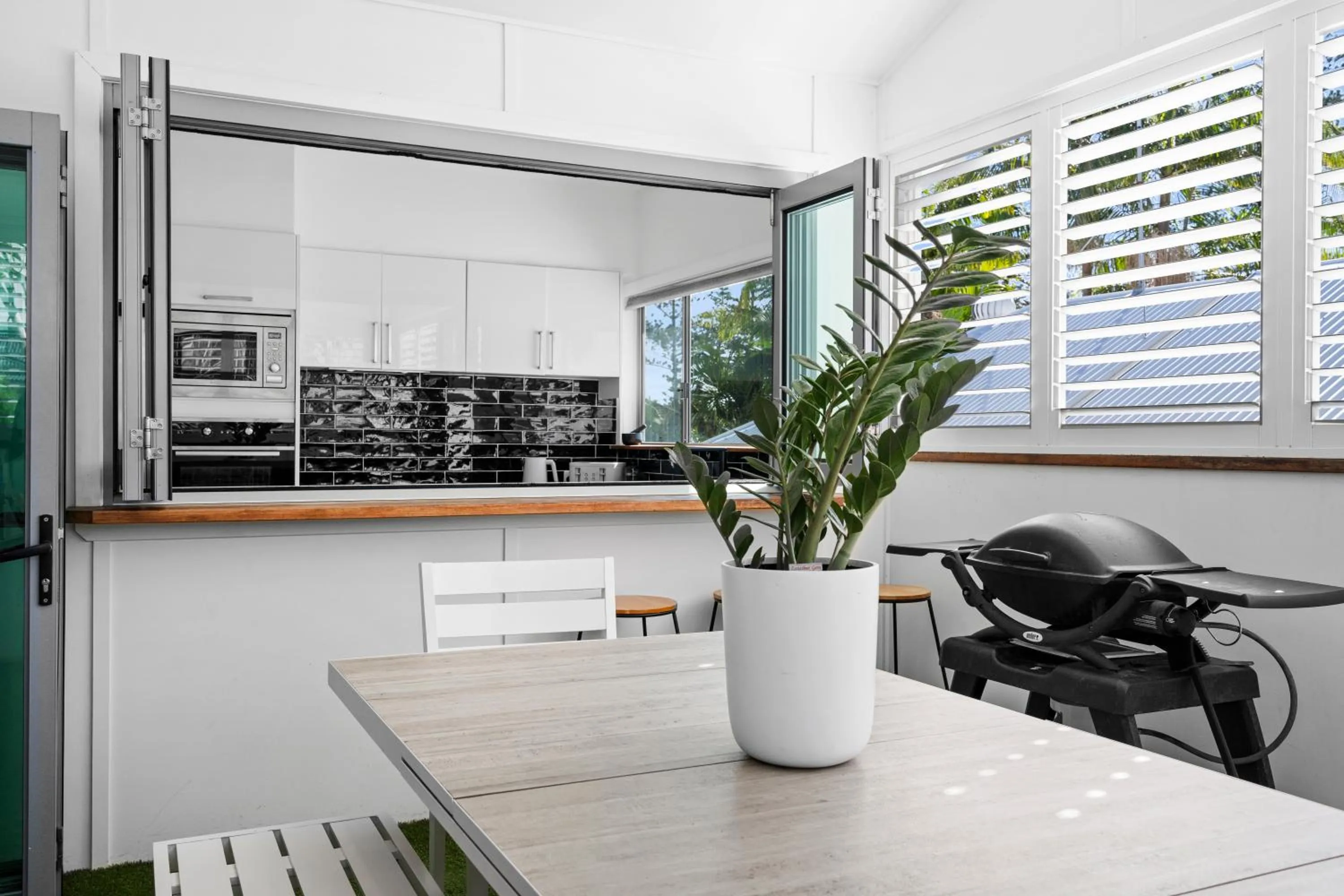 Kitchen or kitchenette in Azur Byron Bay