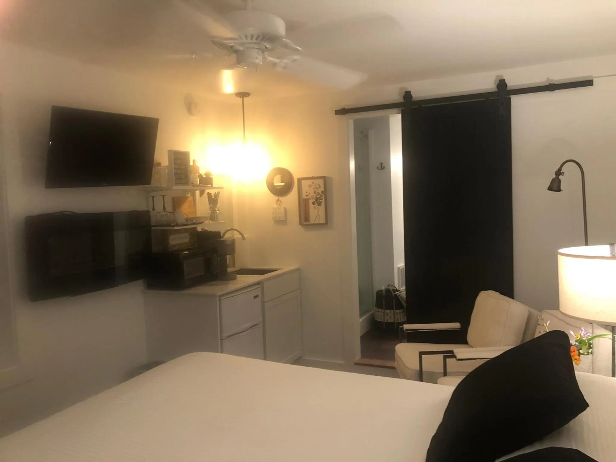 Bed in 18 Vine Inn & Carriage House