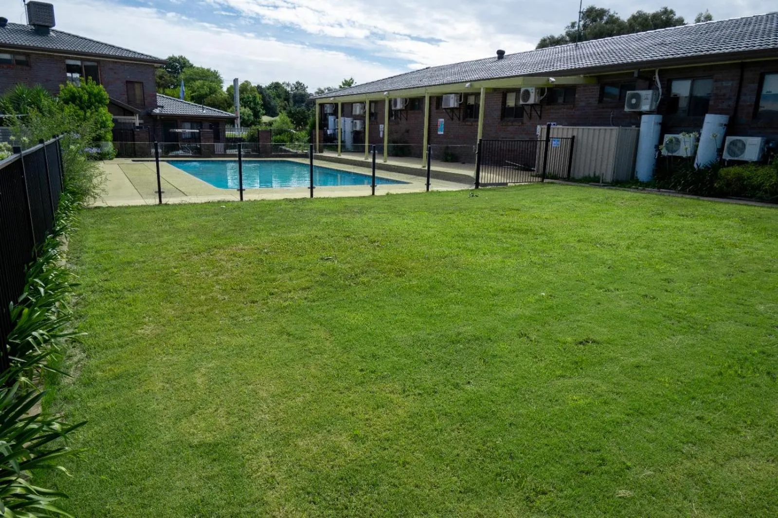 Pool view in Tumut Valley Motel Pet Friendly