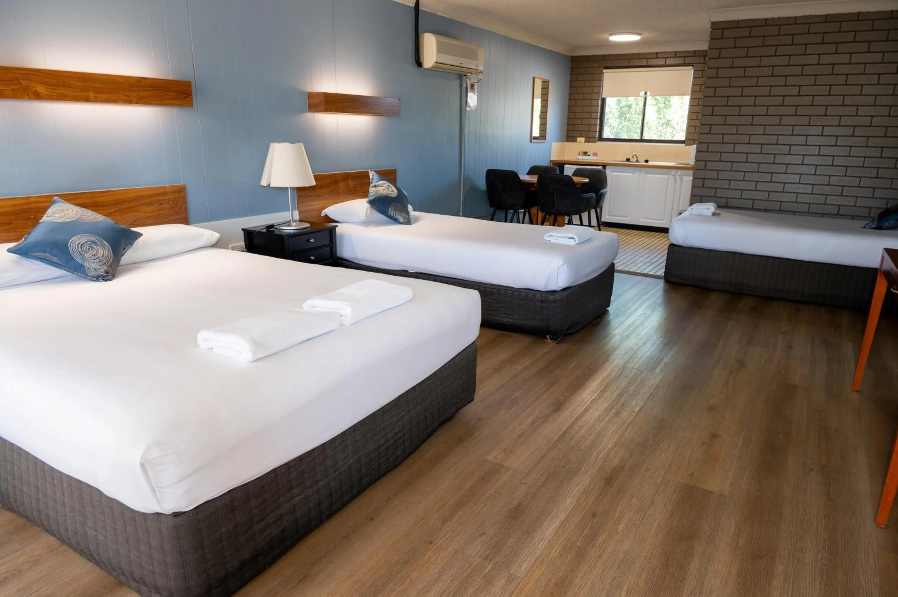 Bed in Tumut Valley Motel Pet Friendly