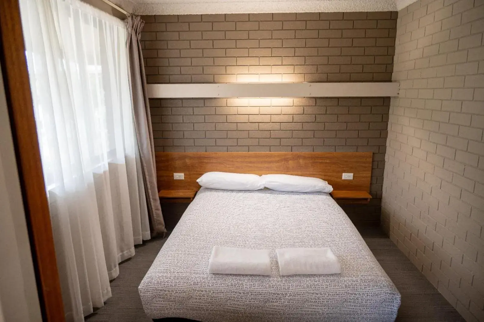 Family Room with Garden View in Tumut Valley Motel Pet Friendly Family Room with Garden View in Tumut Valley Motel Pet Friendly