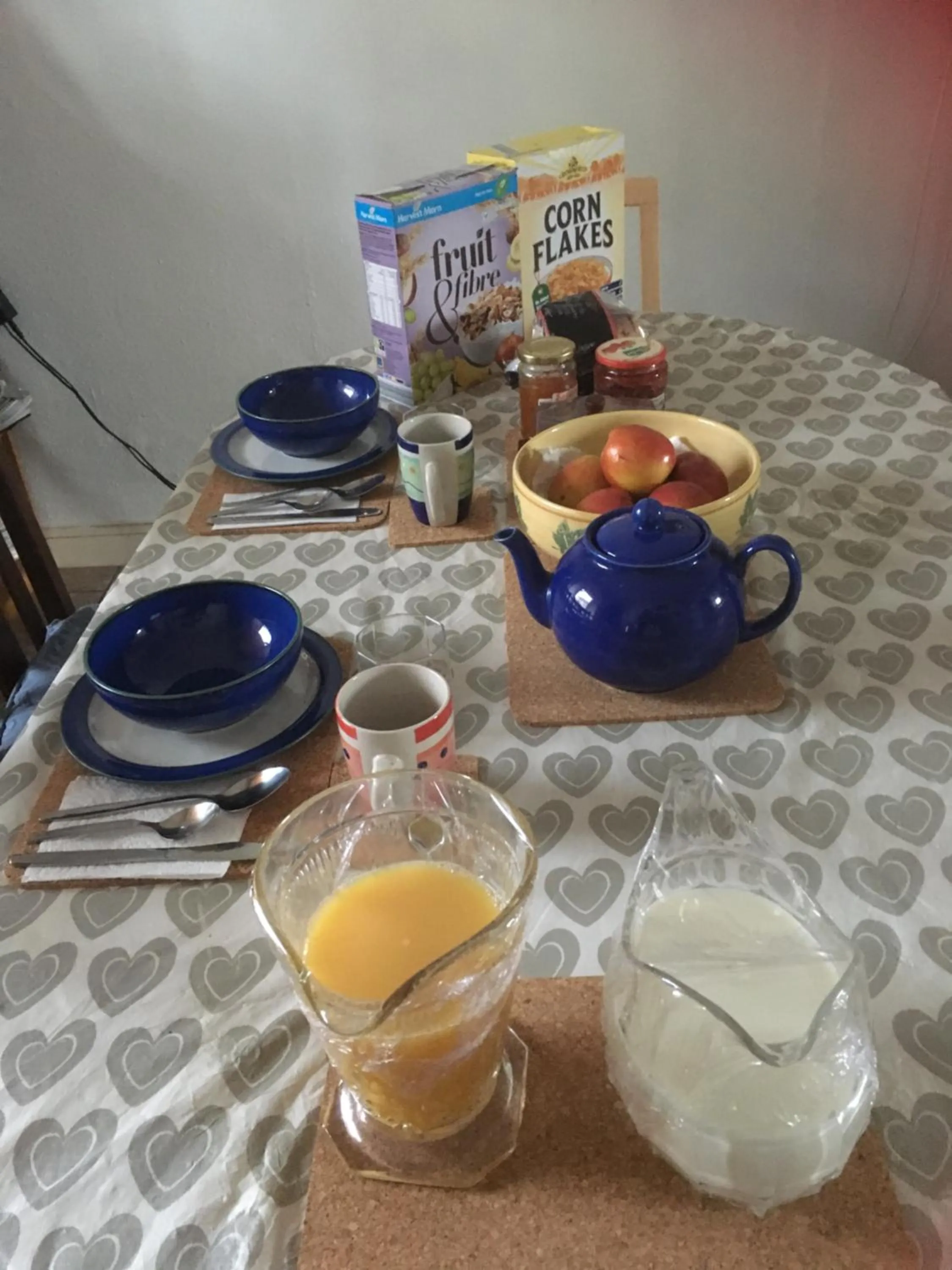 Coffee/tea facilities in Heddfan (Place of Peace)