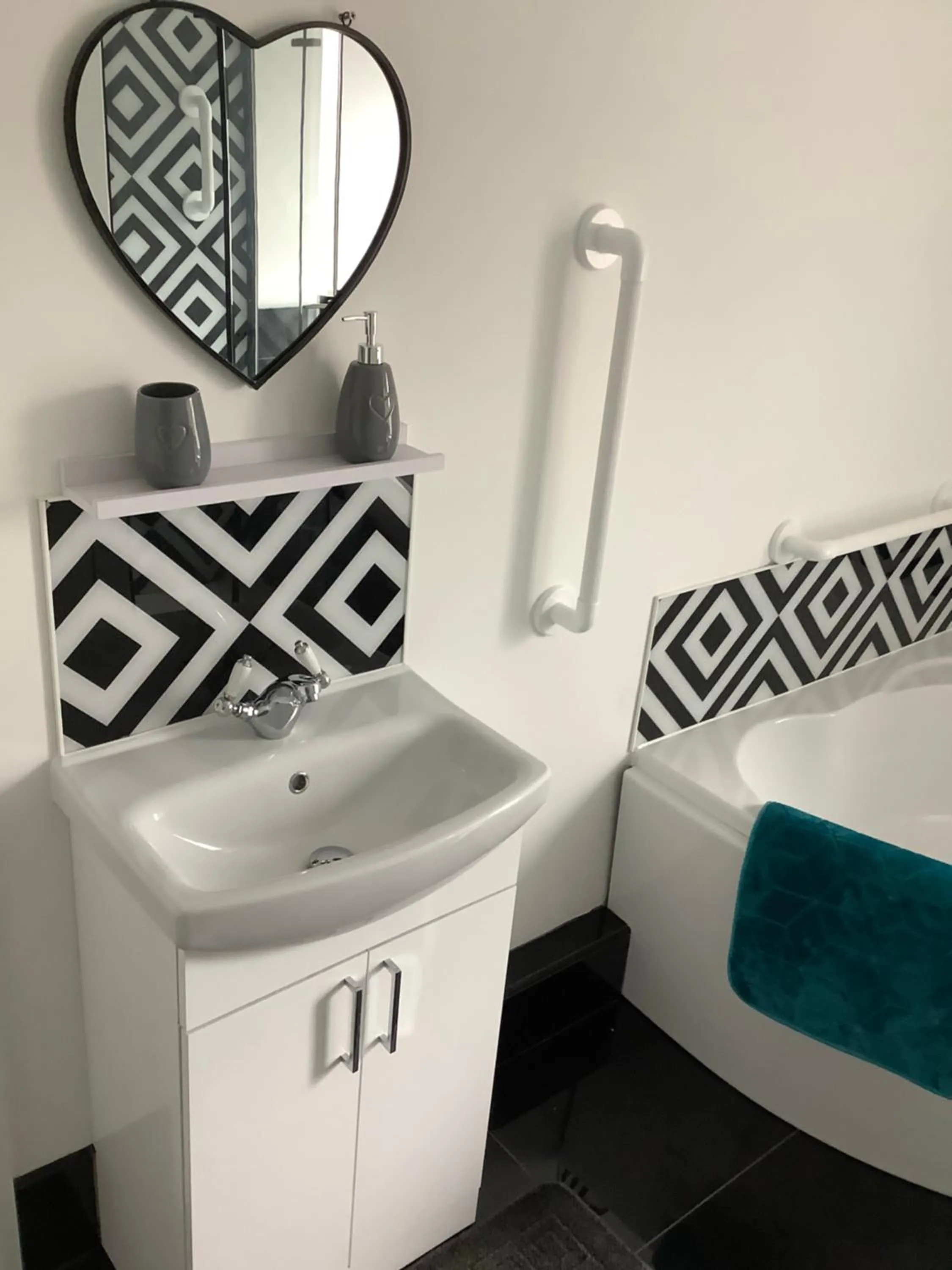 Bathroom in Heddfan (Place of Peace)