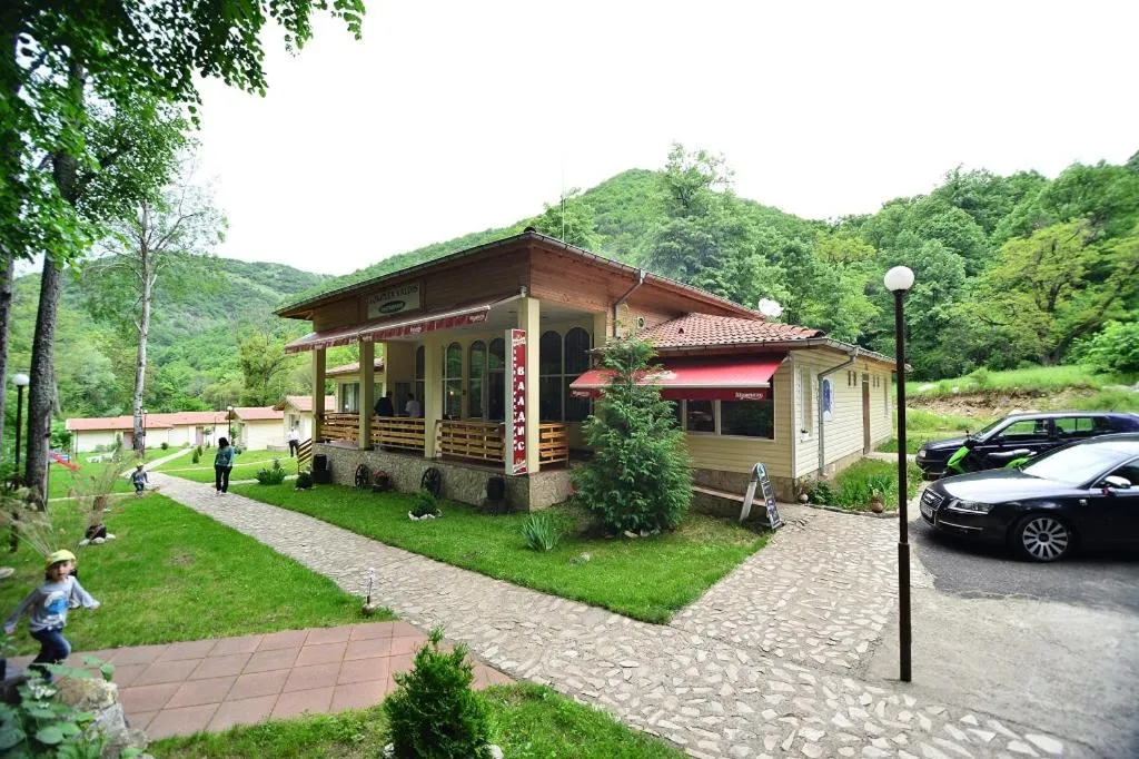 Restaurant/places to eat in Hotel Valdis