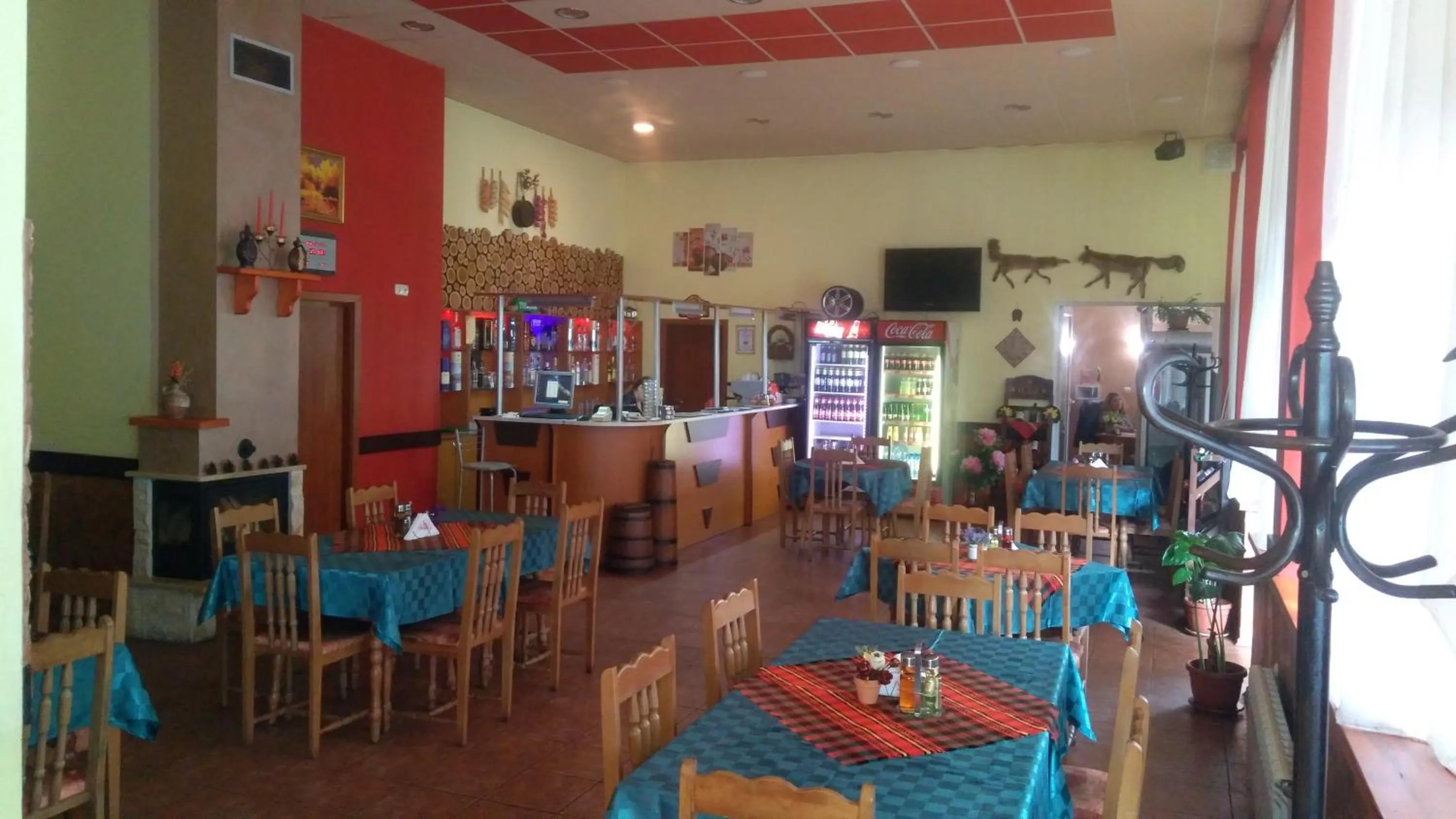 Restaurant/places to eat in Hotel Valdis