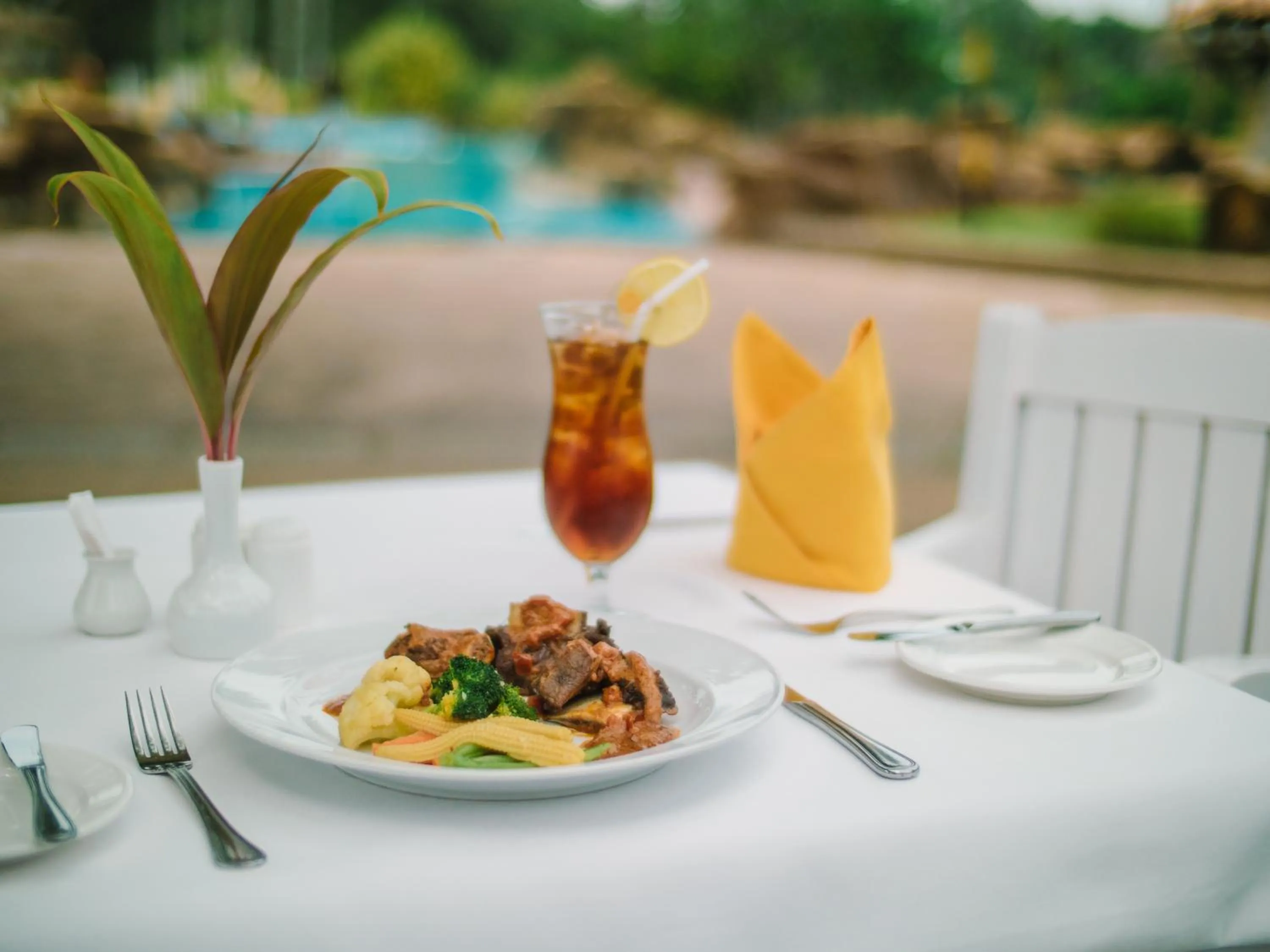 Food and drinks in Indra Maya Pool Villas