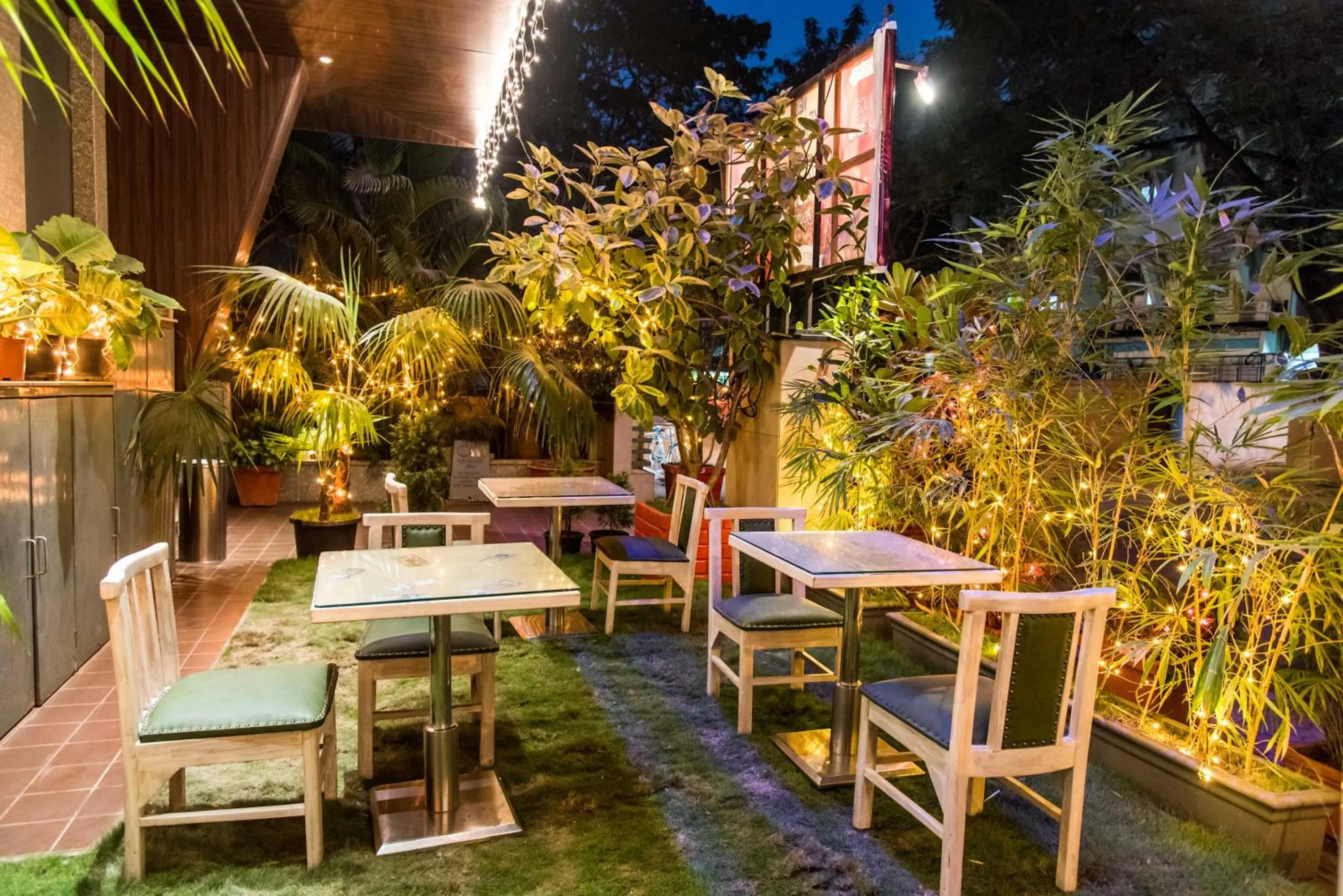 Garden in Hotel Oriental Aster - Mumbai International Airport