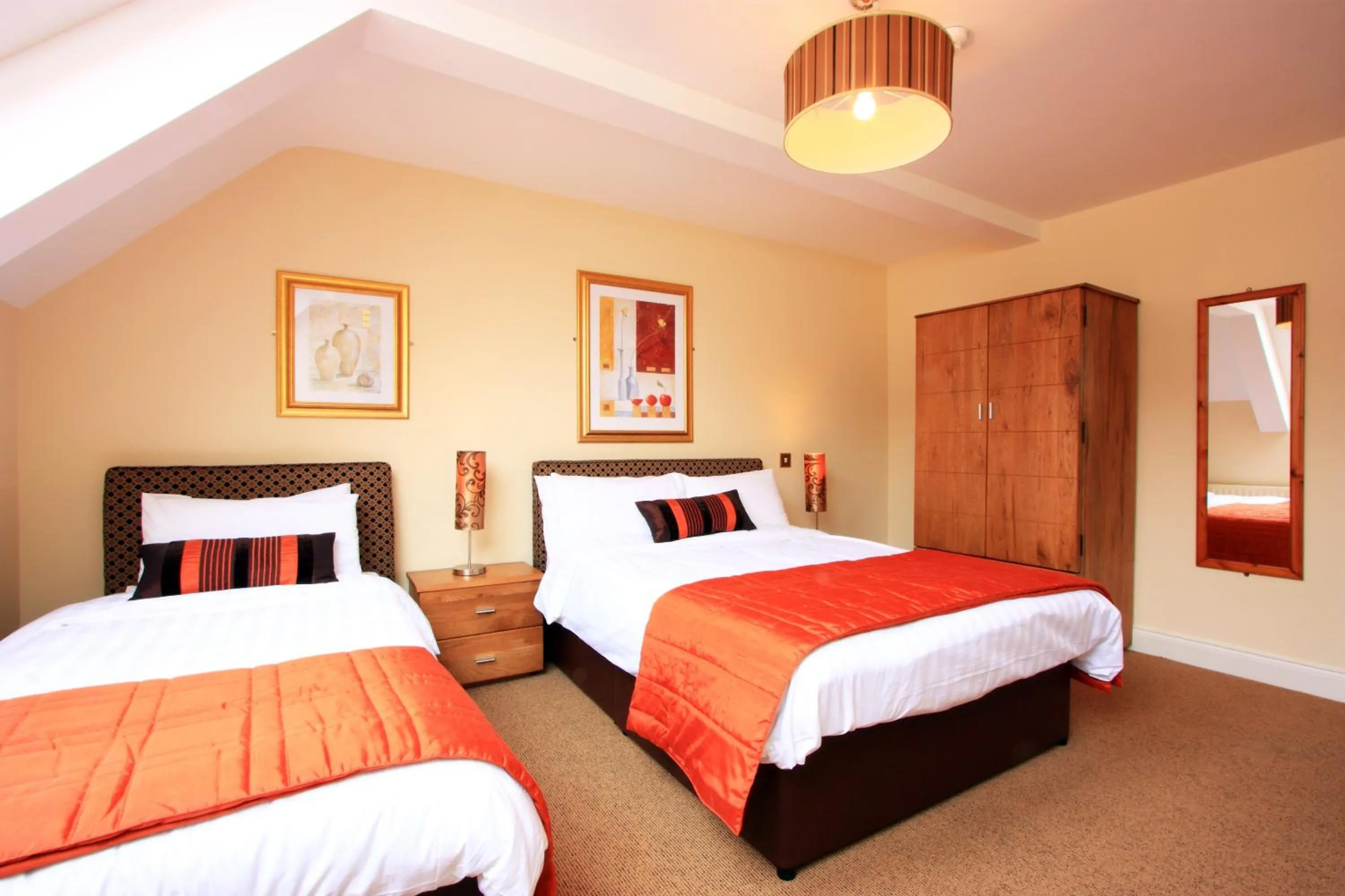 Bedroom, Bed in O'Donnabhain's