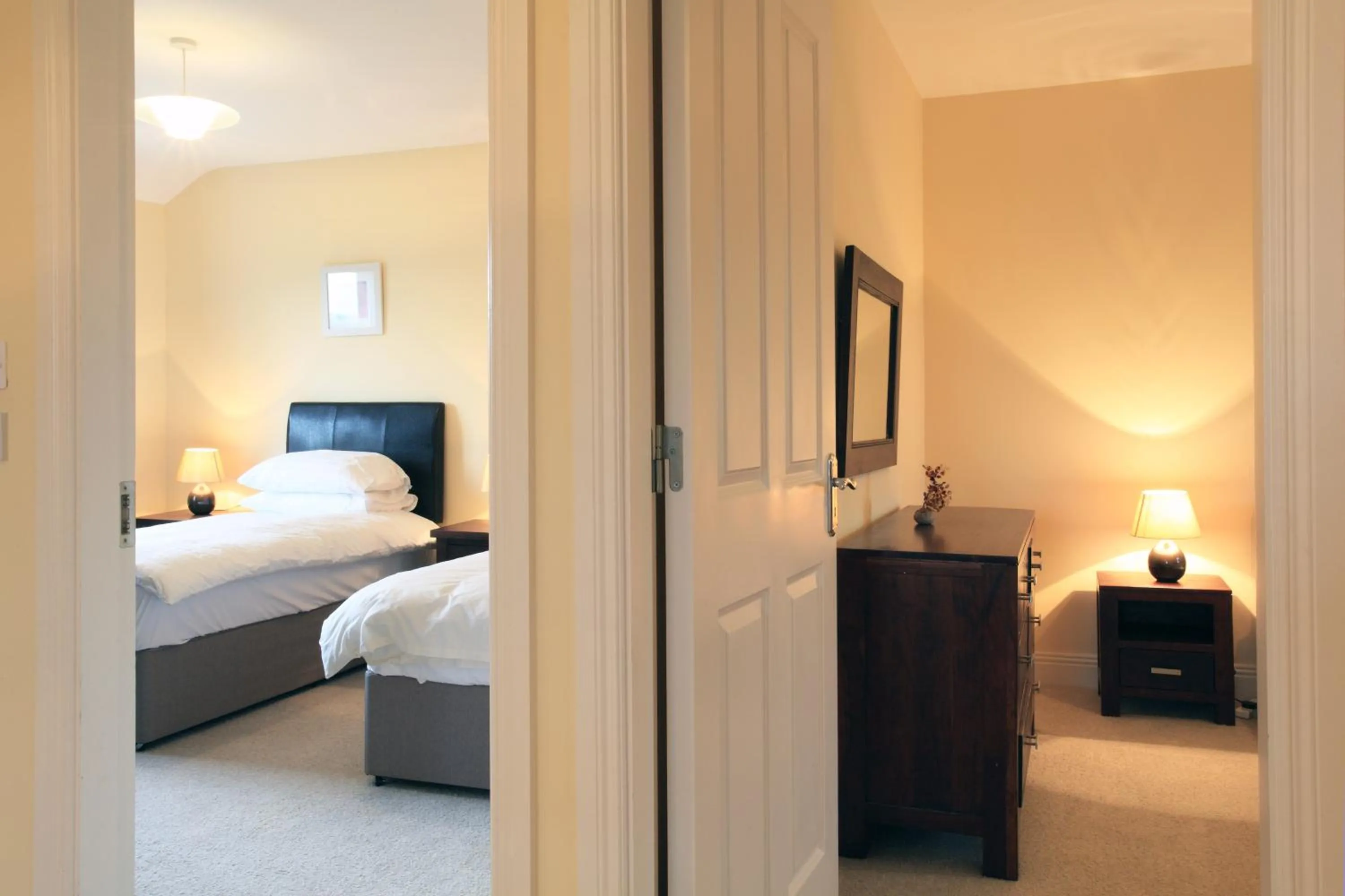 Bedroom, Bed in O'Donnabhain's