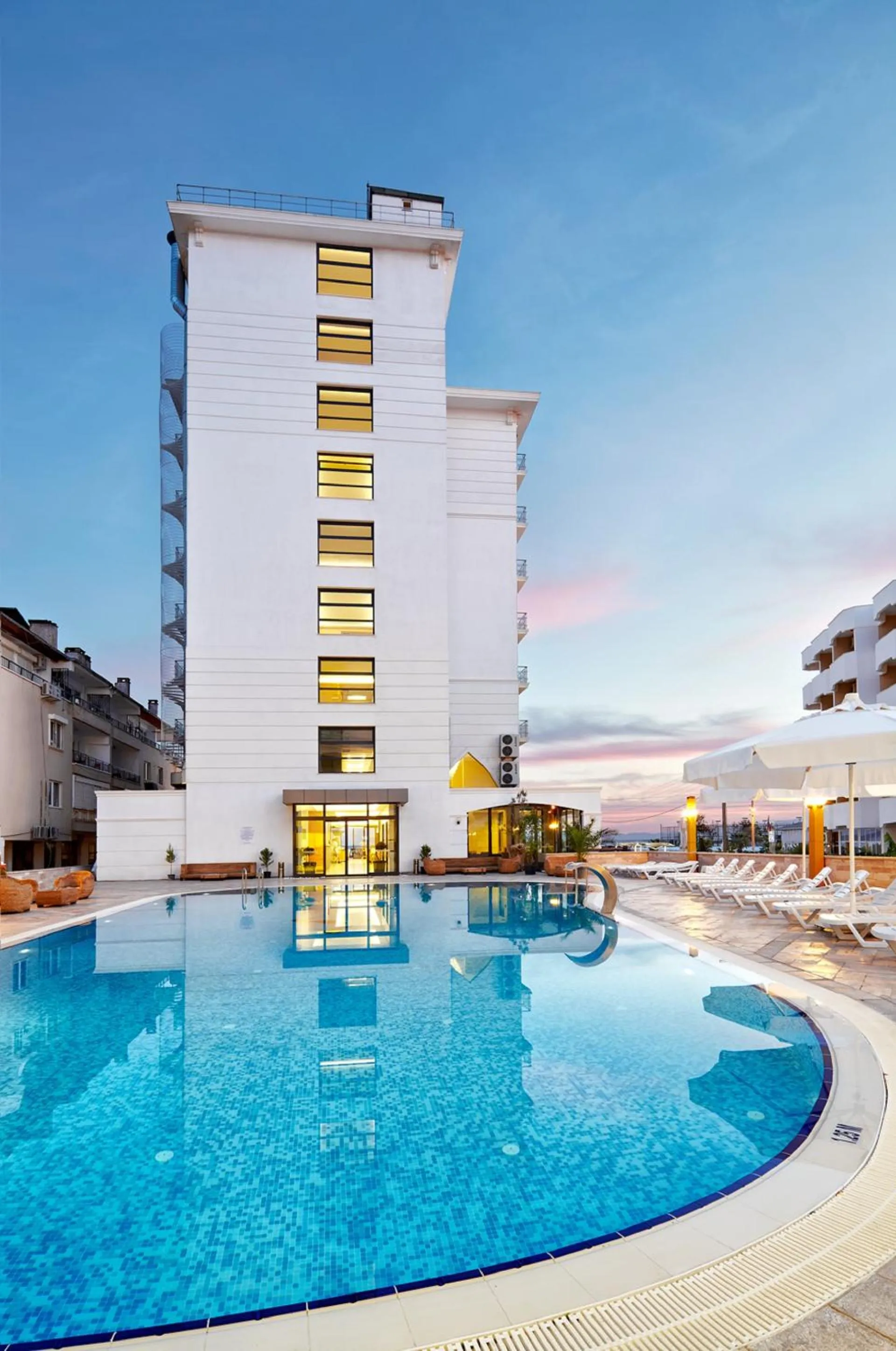 Property building in Ayvalik Cinar Hotel