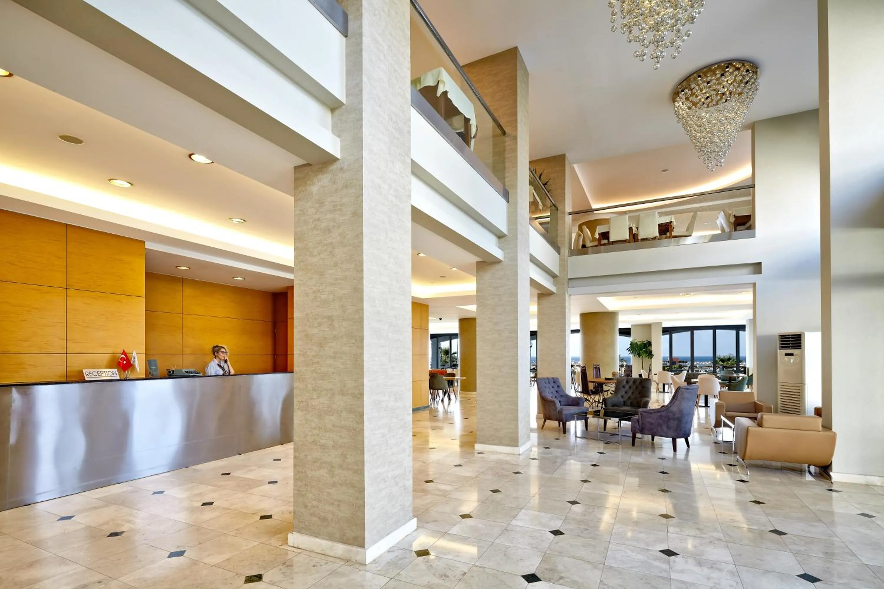 Lobby or reception in Ayvalik Cinar Hotel