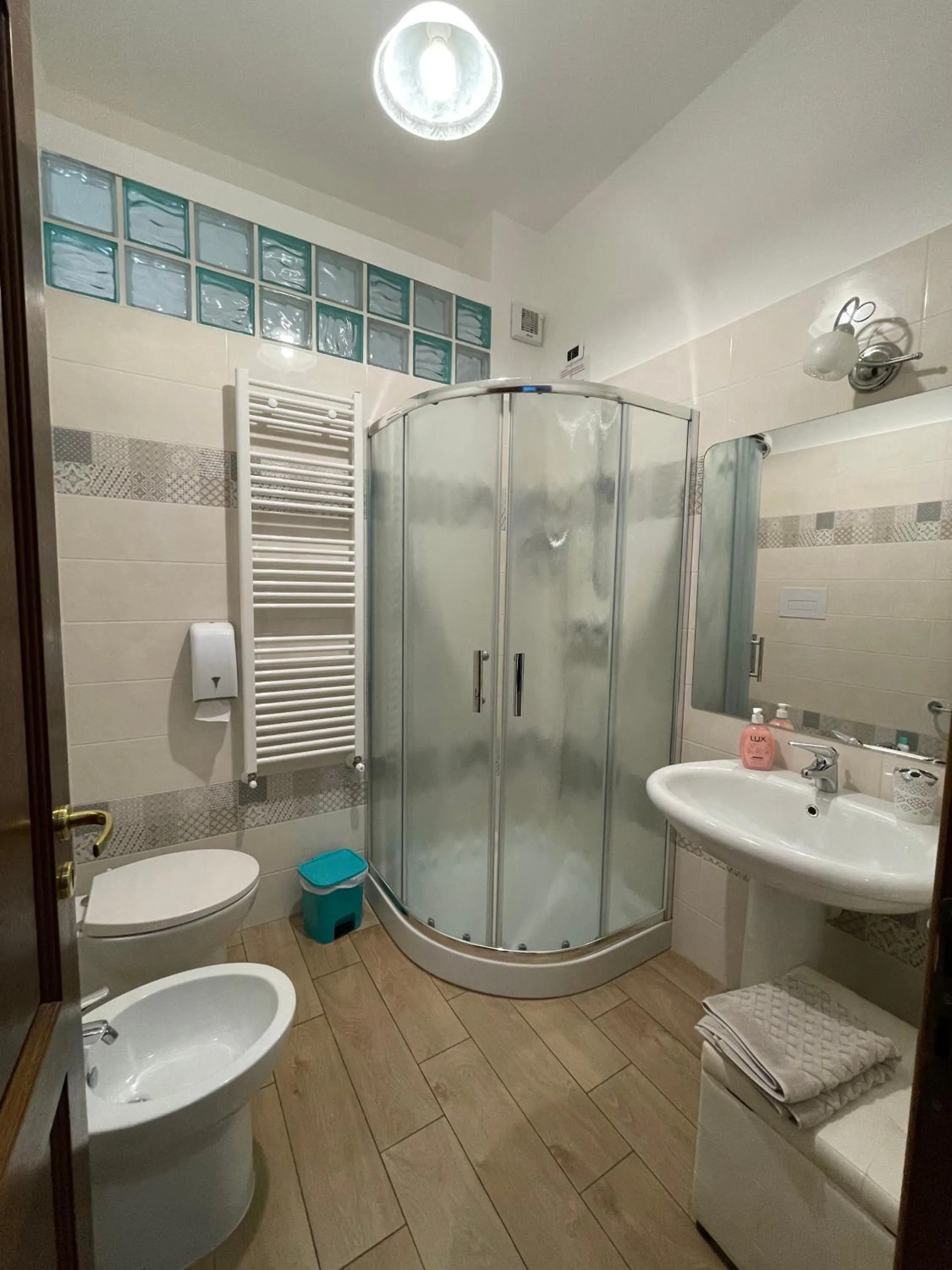 Shower in B&B Vistamare
