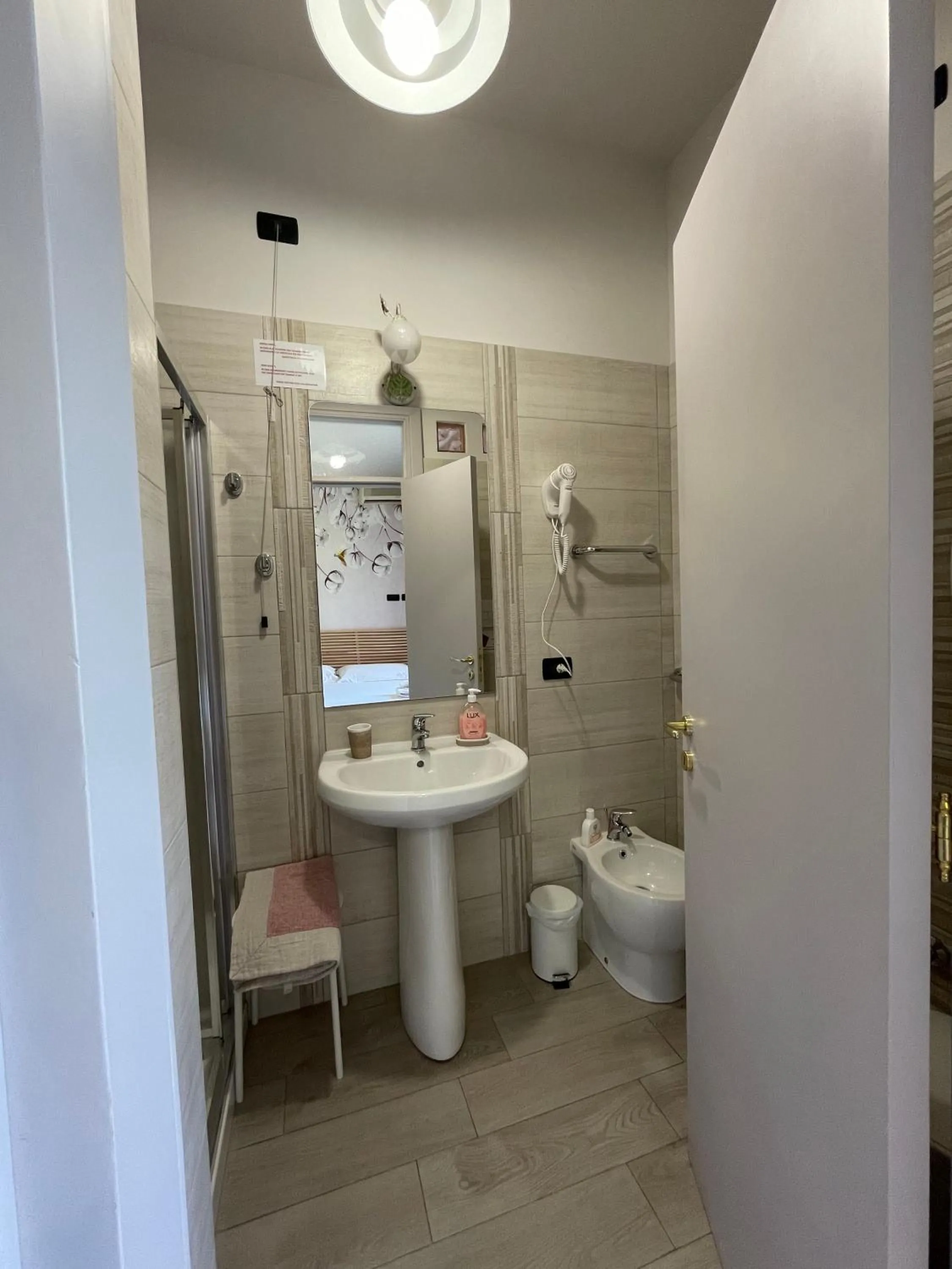 Shower in B&B Vistamare