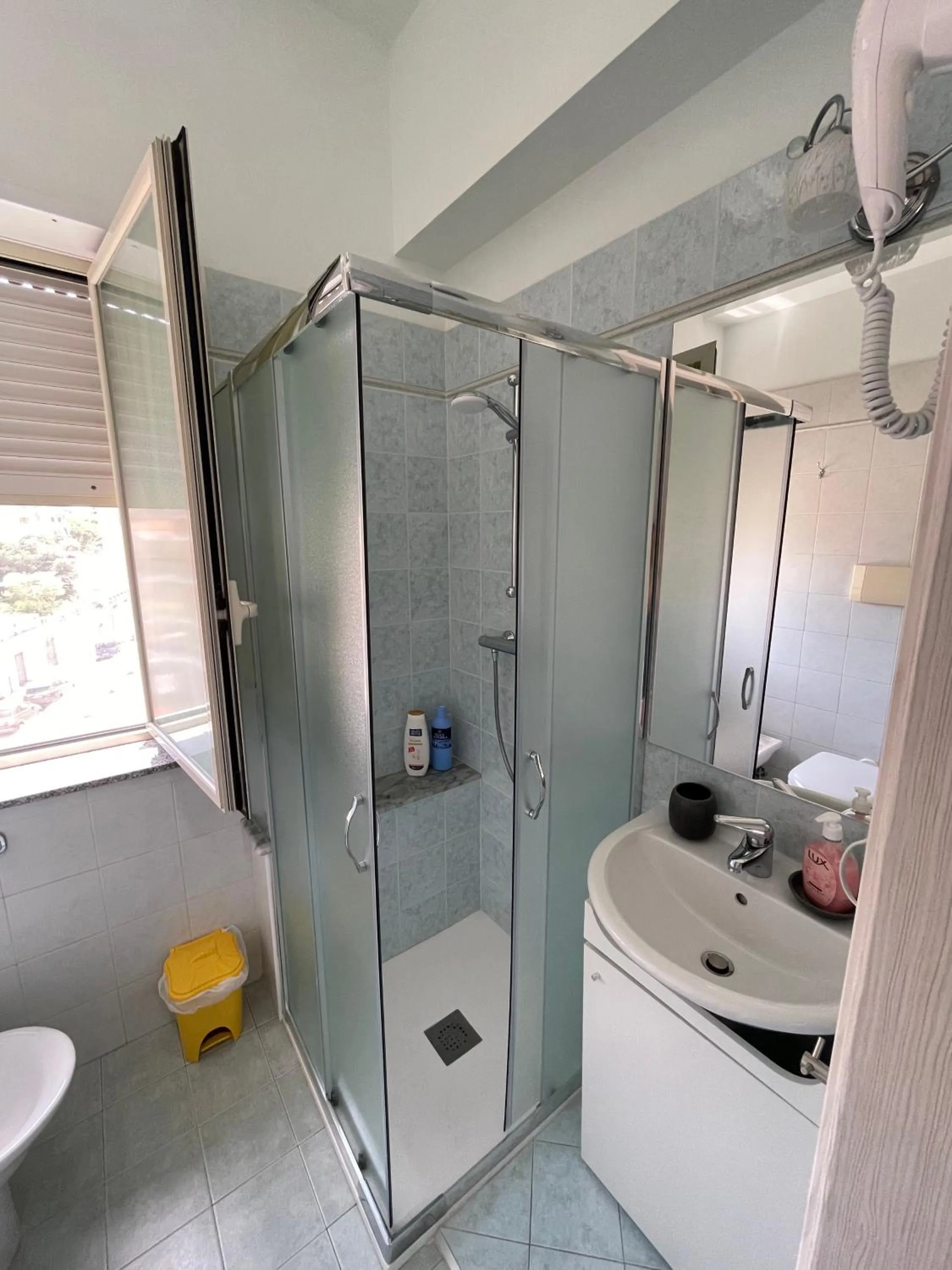 Shower in B&B Vistamare