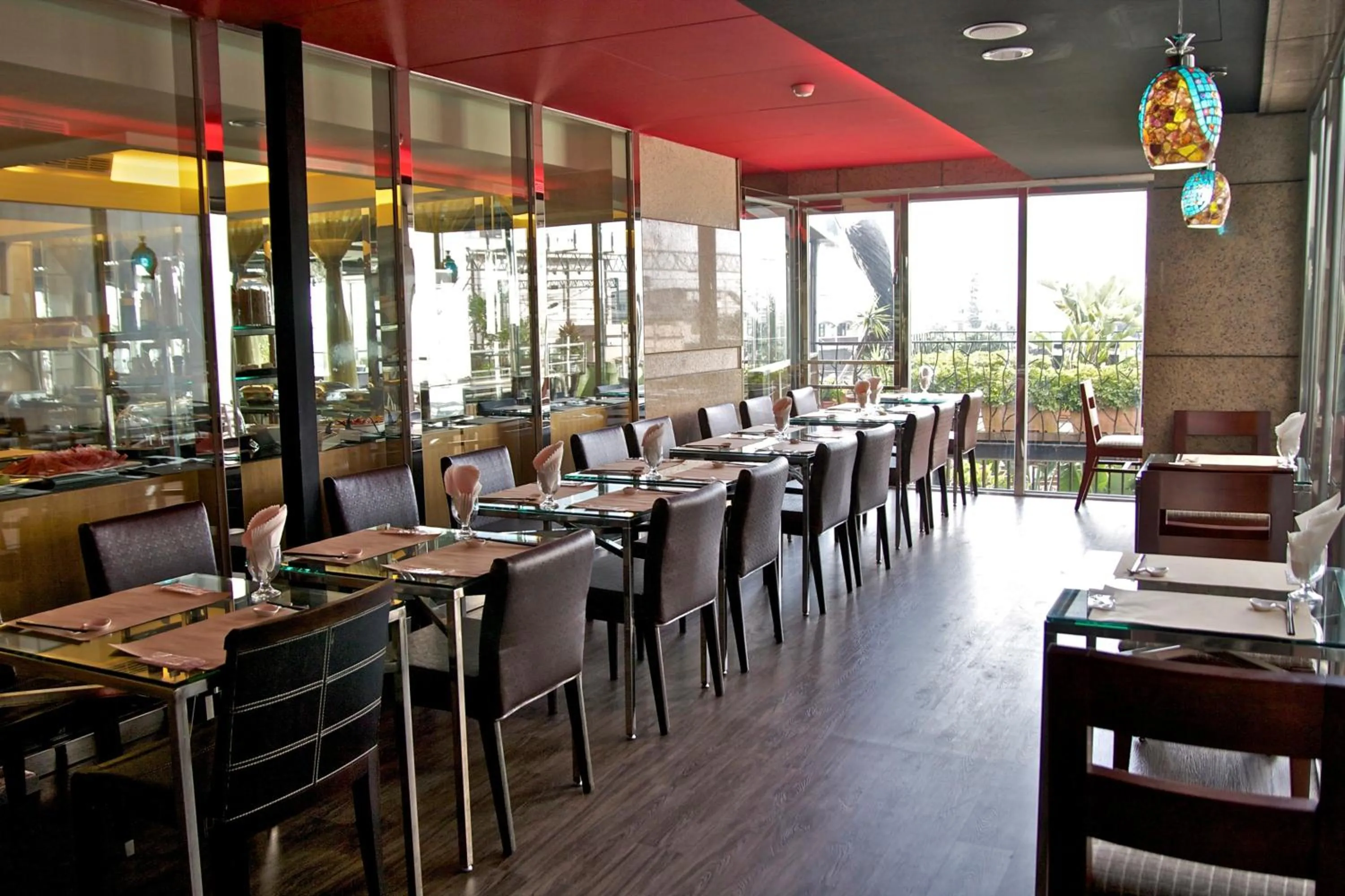 Restaurant/places to eat in Hotel Les Champs