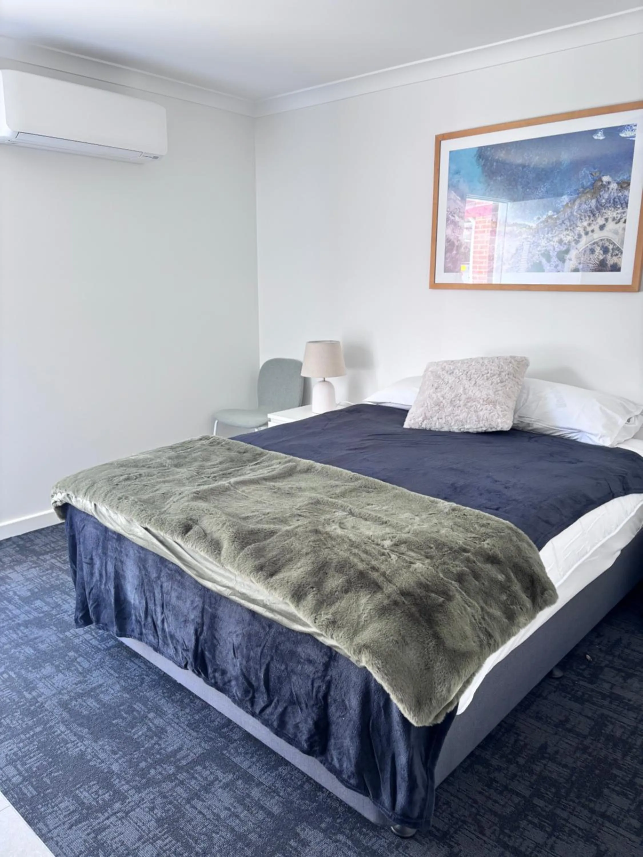 Bed in The Club Hotel Collie