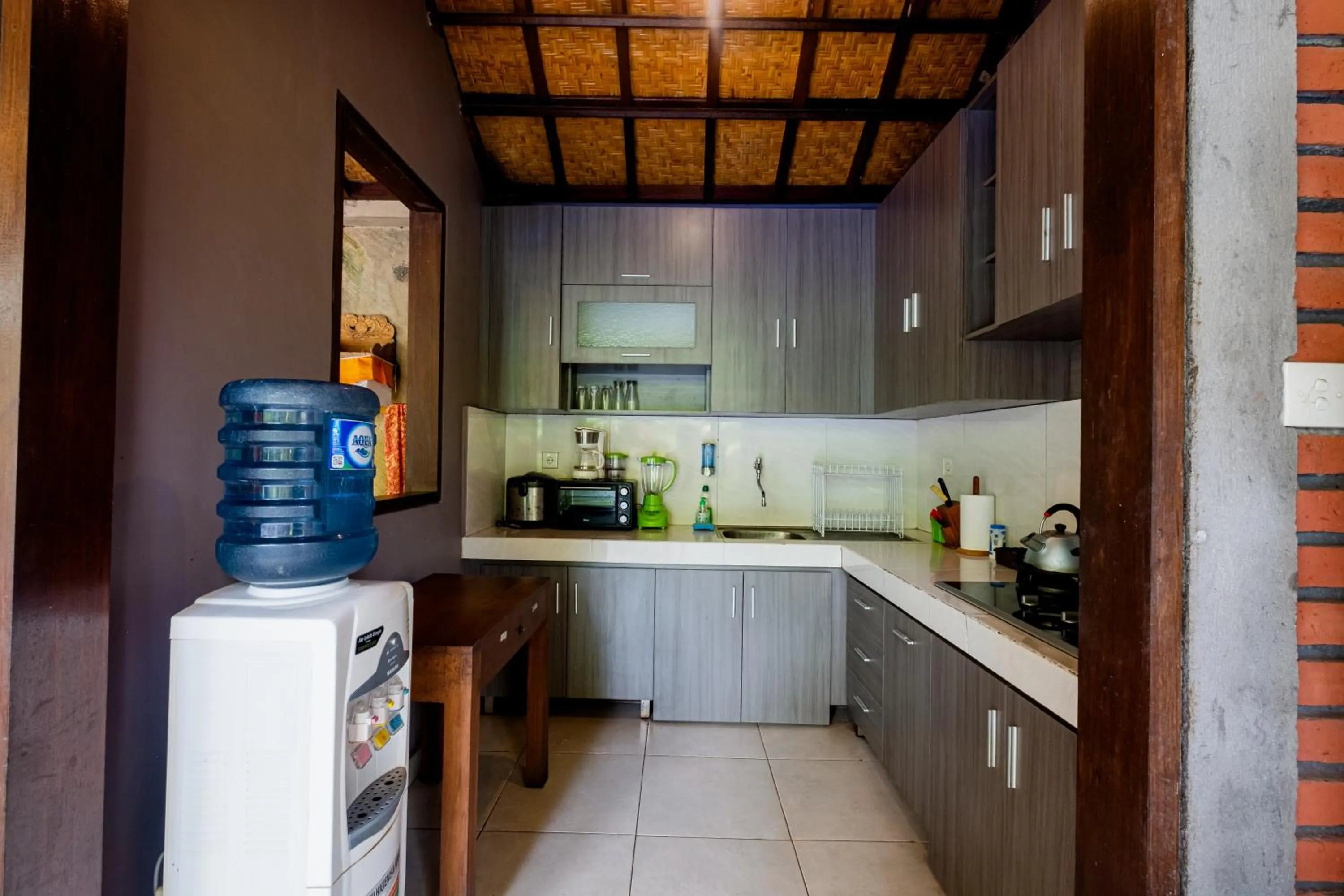 Coffee/tea facilities in Pukakoo Villas and Suite by Supala