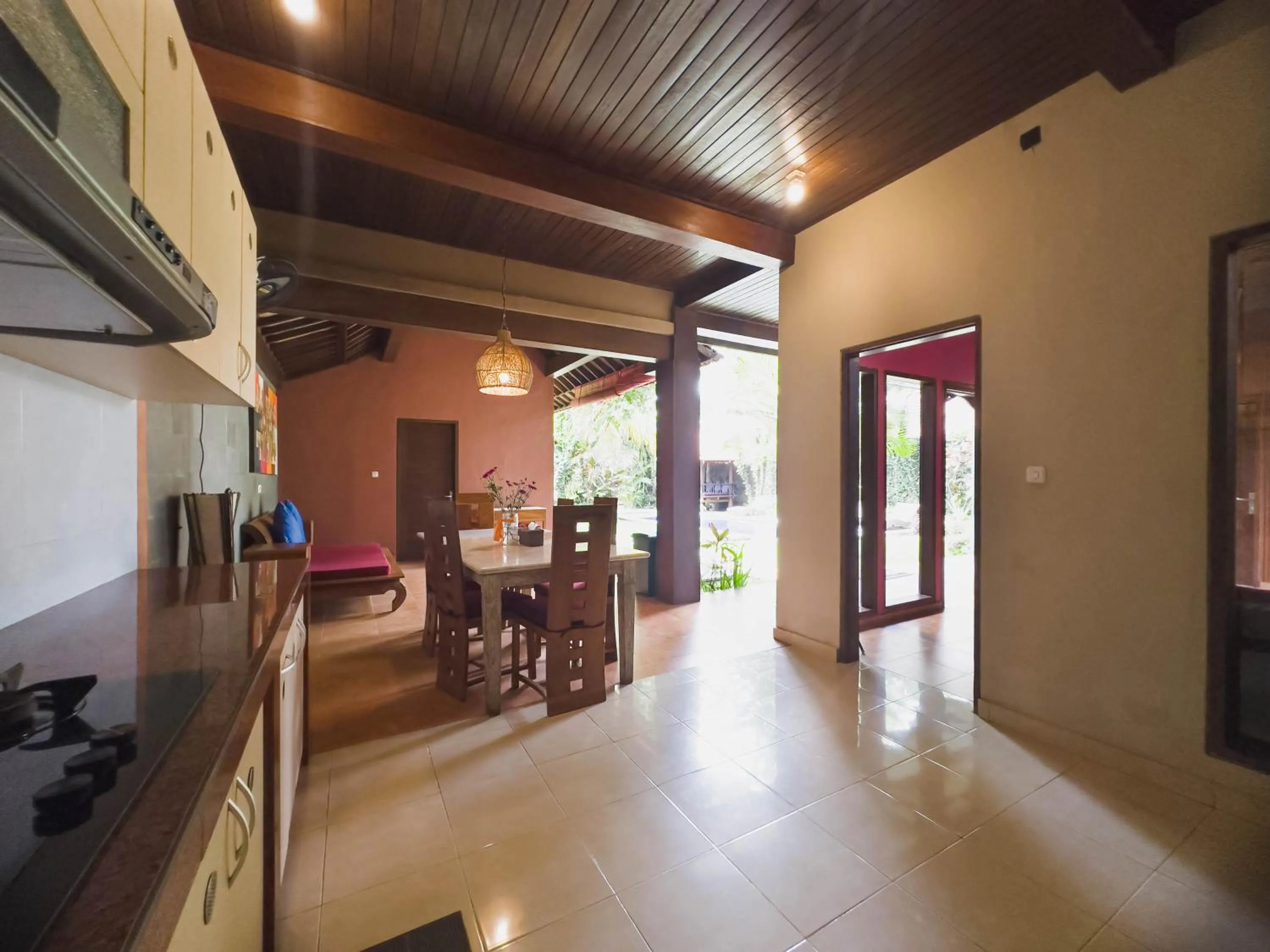 Dining area in Pukakoo Villas and Suite by Supala