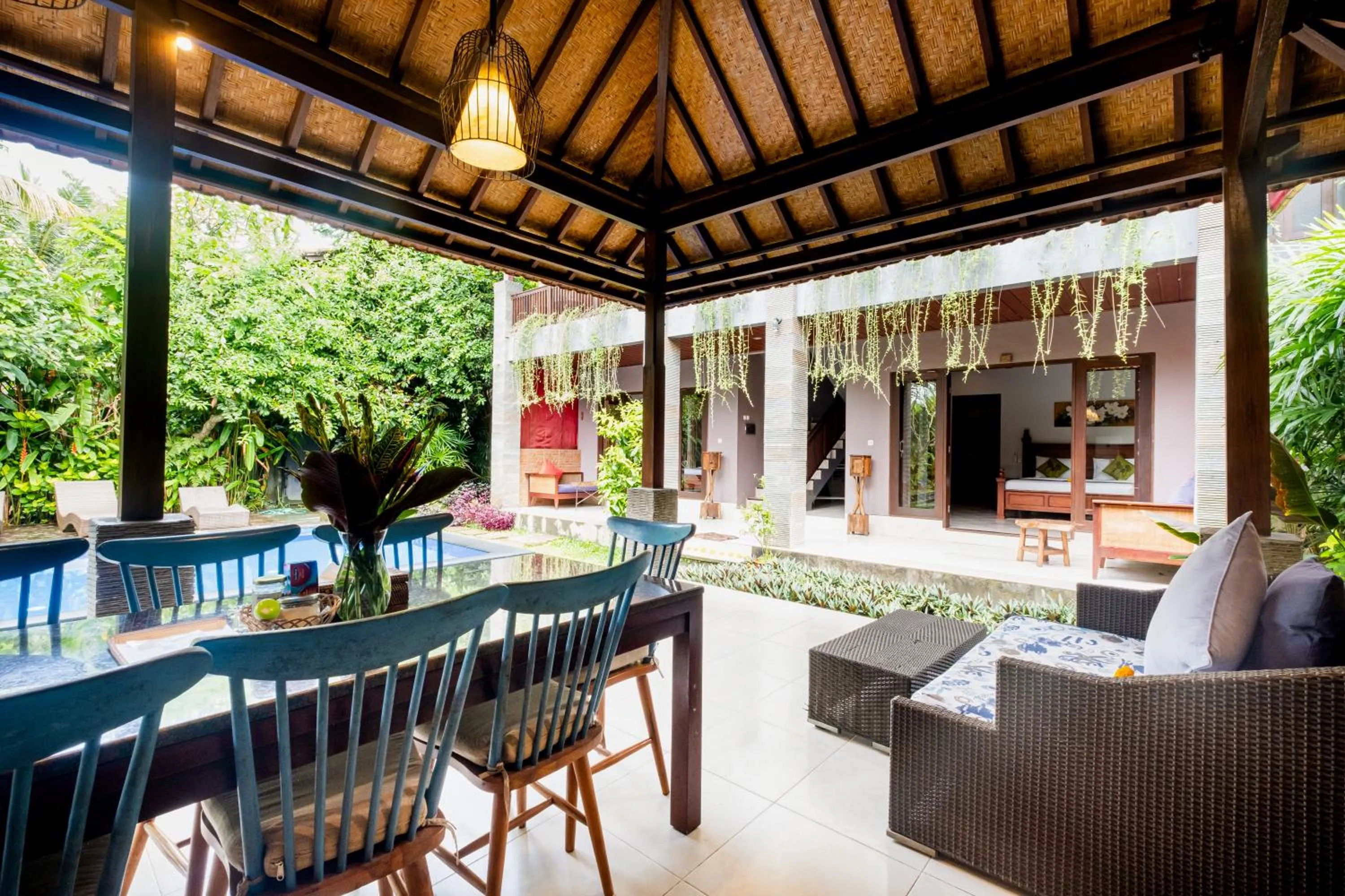 Seating area in Pukakoo Villas and Suite by Supala