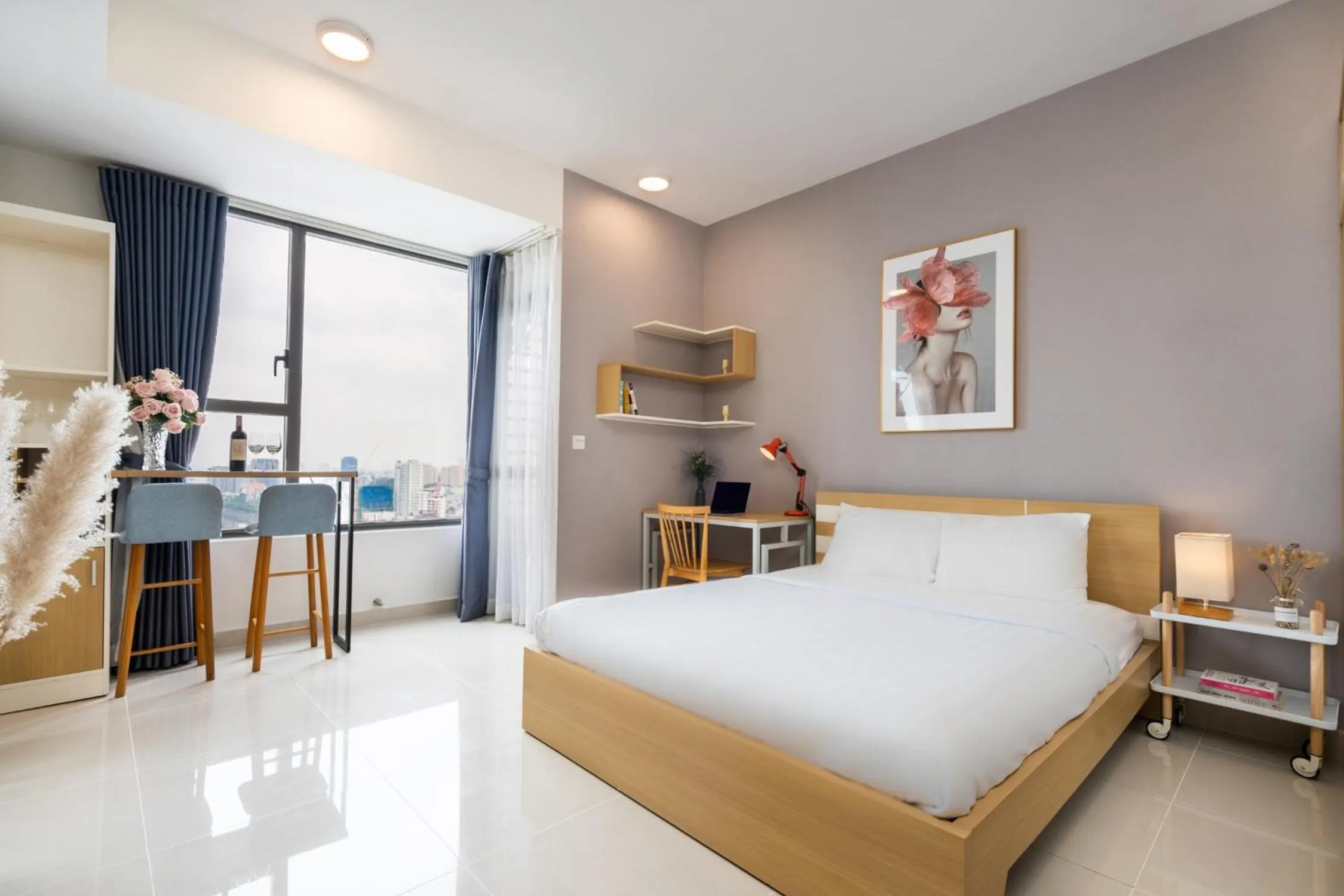 Bed in Infinity Pool Signature - Saigon Rivergate