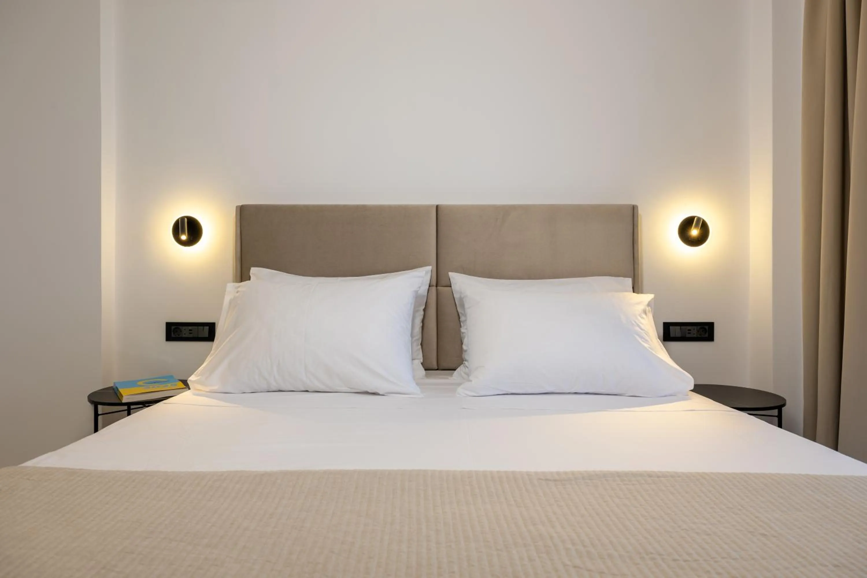 Bed in Valianos Studios - Apartments