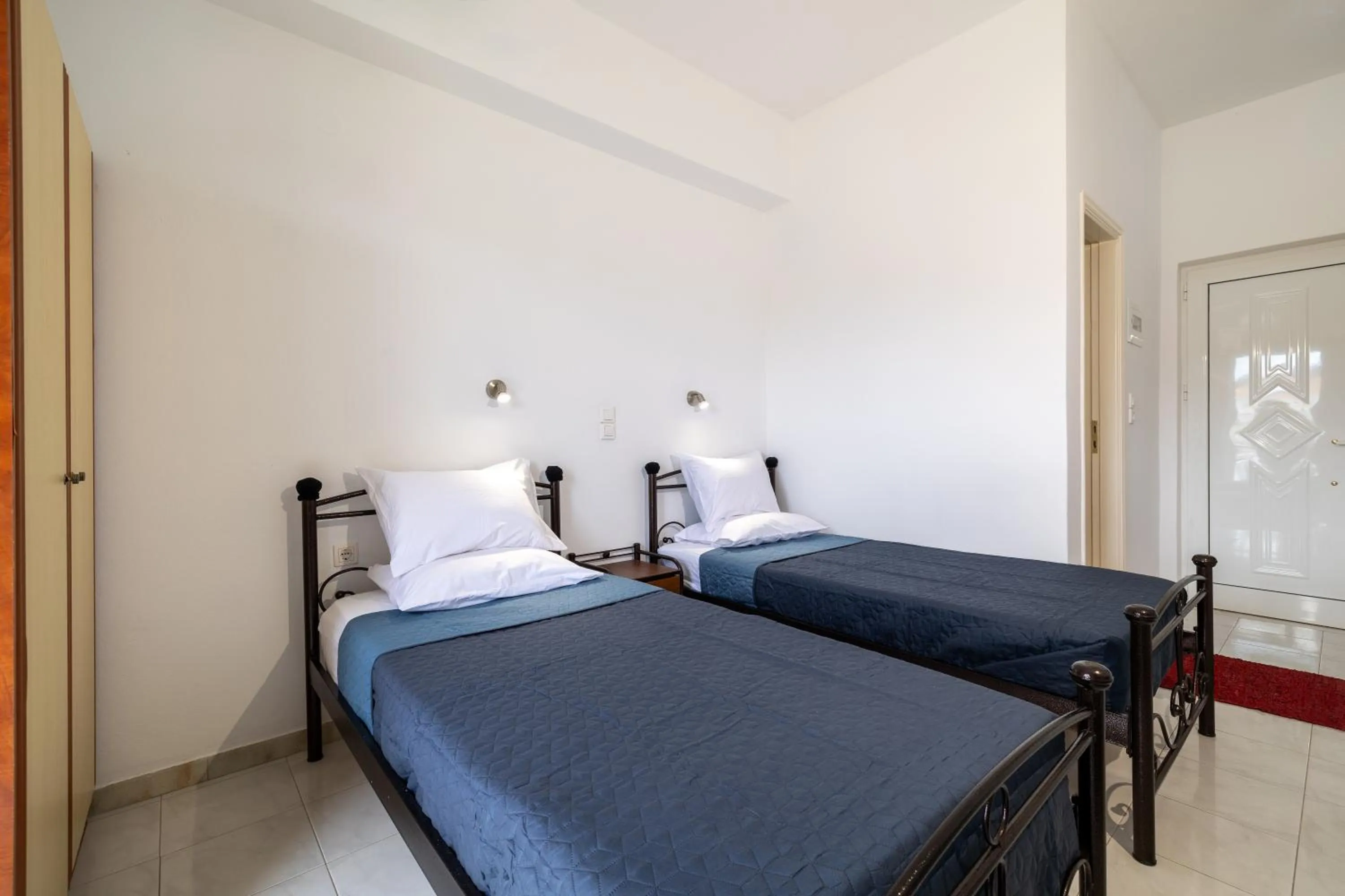 Bedroom, Bed in Valianos Studios - Apartments