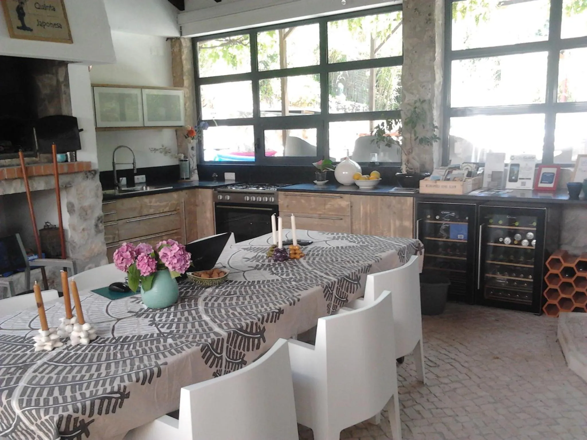 Communal lounge/ TV room in Quinta Japonesa