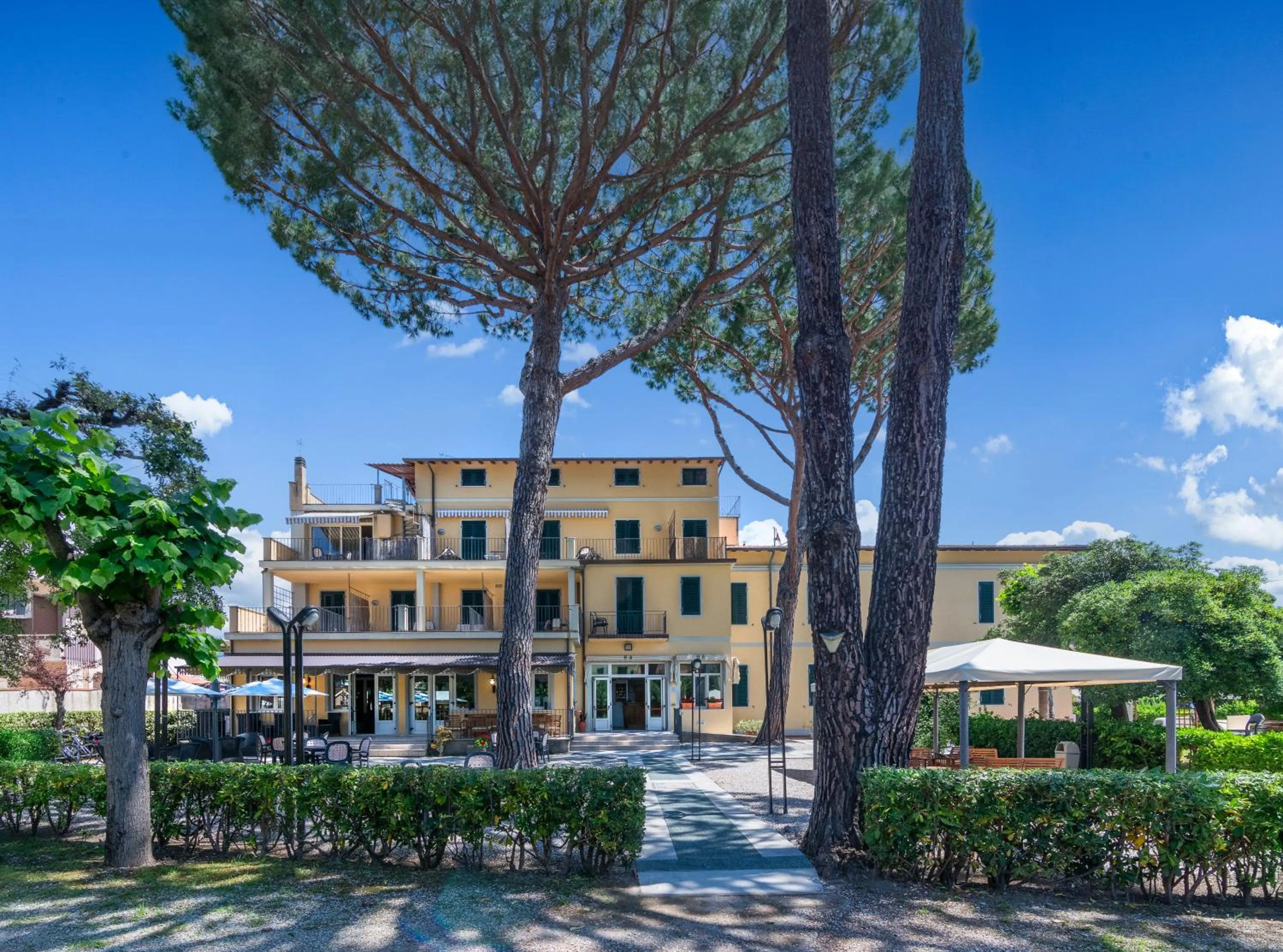 Property building in Hotel Apuana